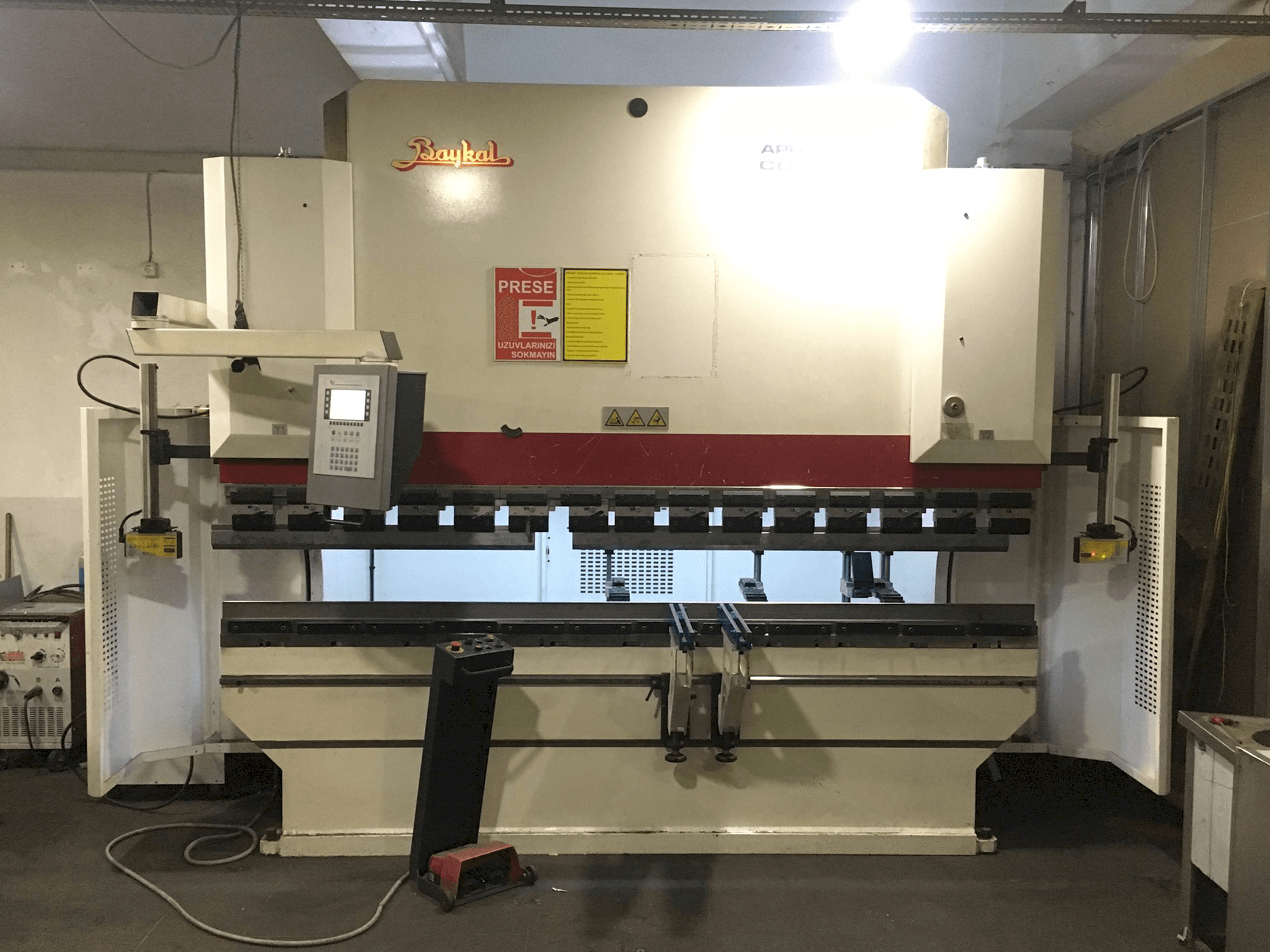 Koneen Baykal APHS 31120 etunäkymä