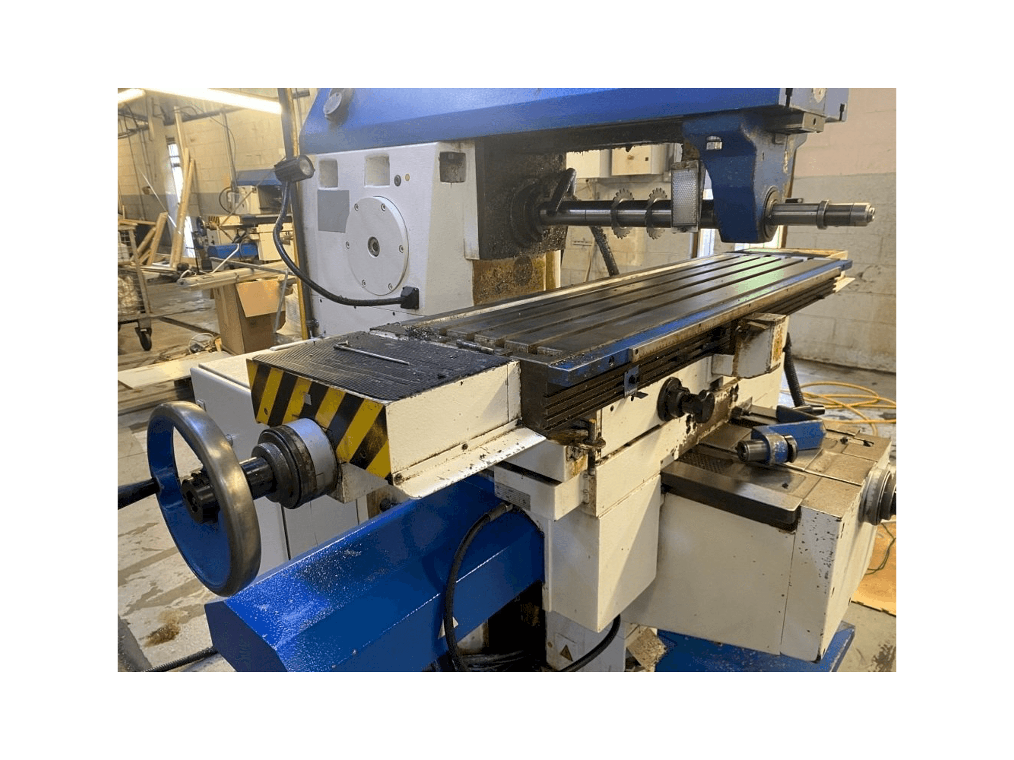 Koneen TOS Olomouc FGU 32 etunäkymä