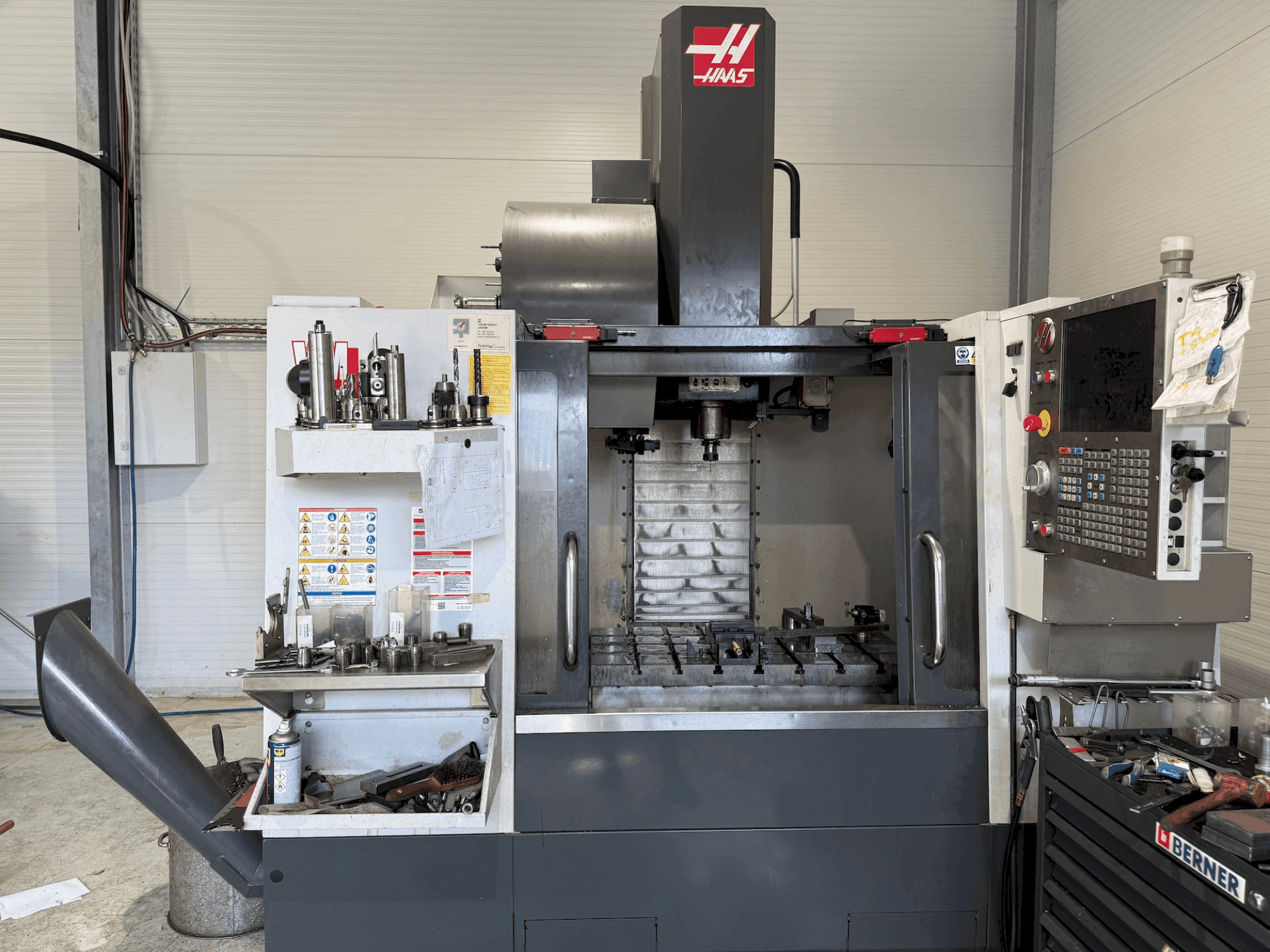 Koneen HAAS VM-2 etunäkymä