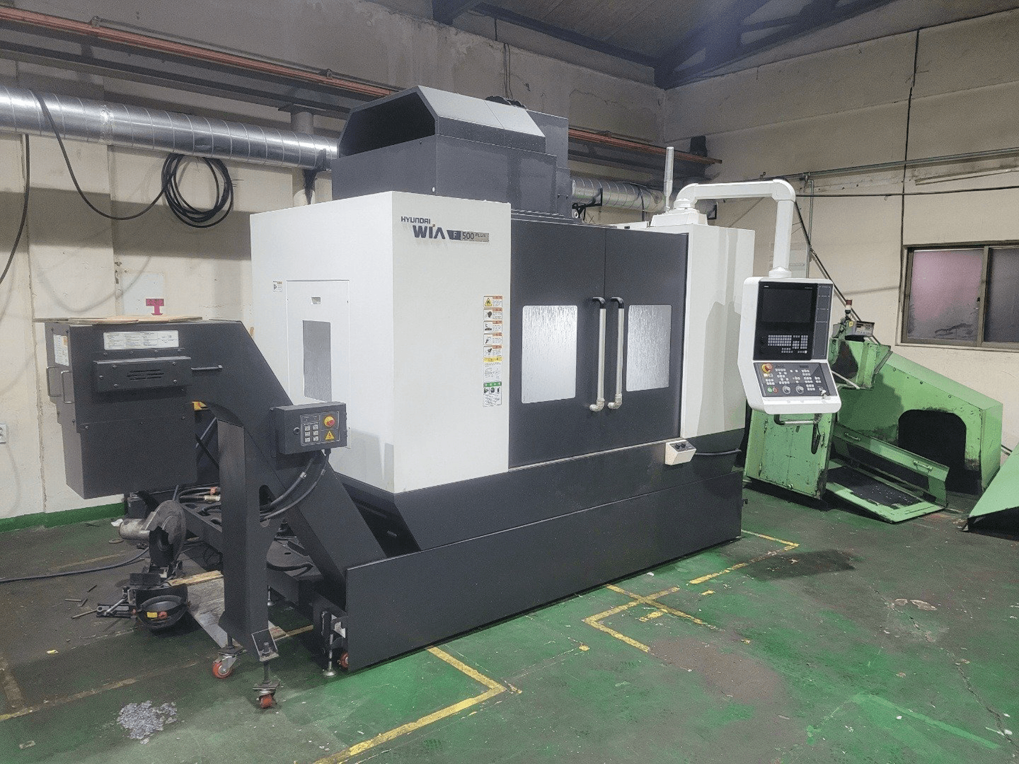 Koneen Hyundai Wia F500 PLUS etunäkymä