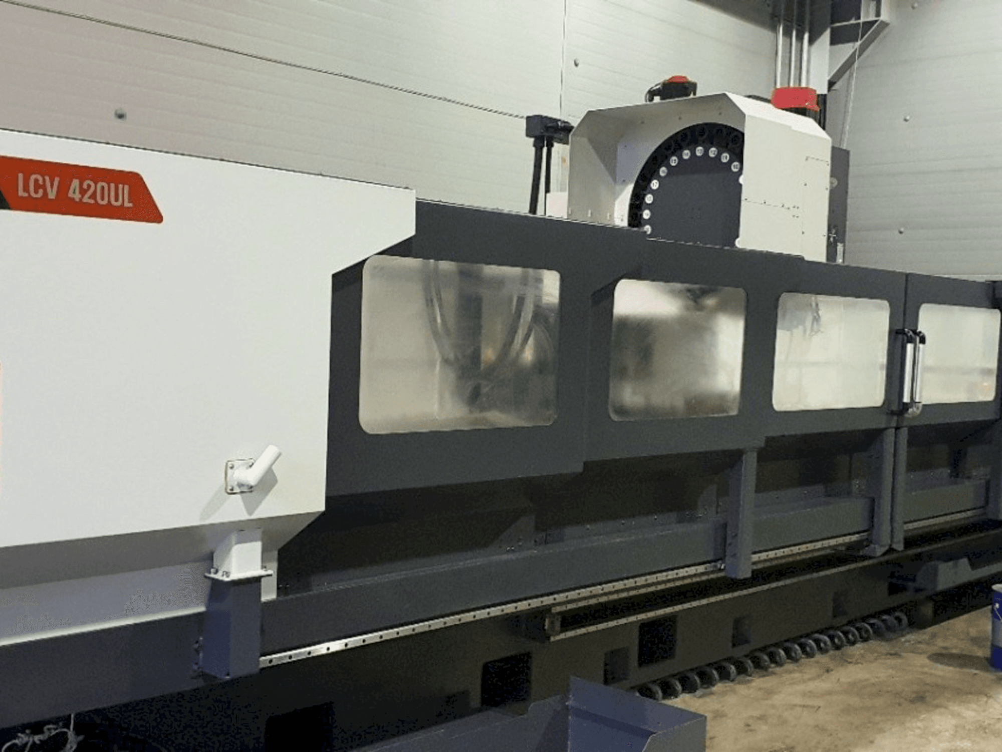 Koneen SMEC LCV 420UL etunäkymä