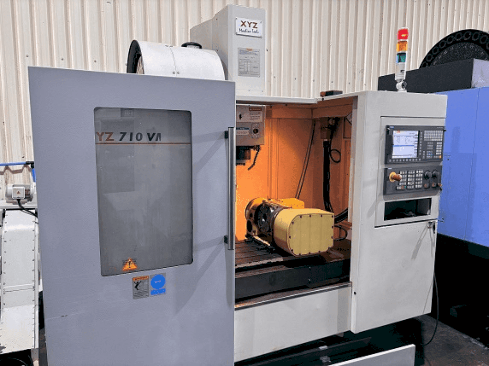 Koneen XYZ 710 VMC etunäkymä