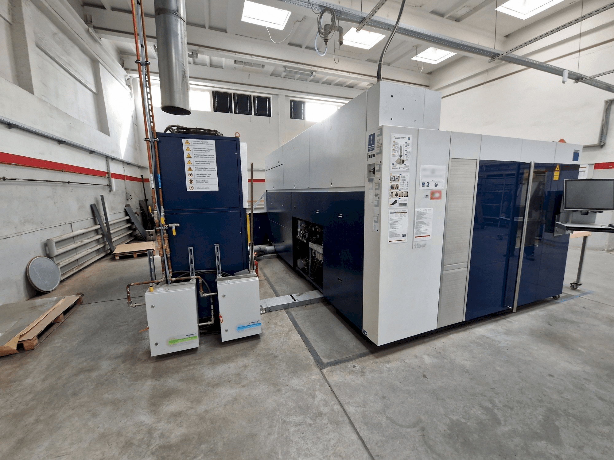 Koneen Trumpf TruLaser 3030 Fiber etunäkymä