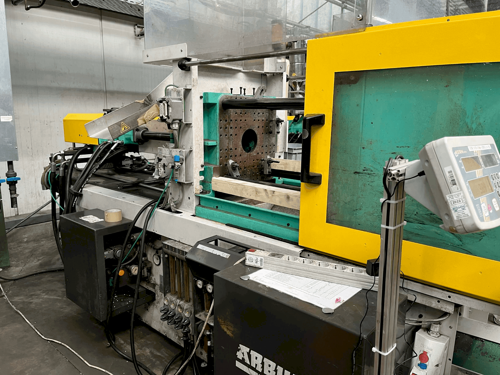 Koneen Arburg Allrounder 320-50 C etunäkymä