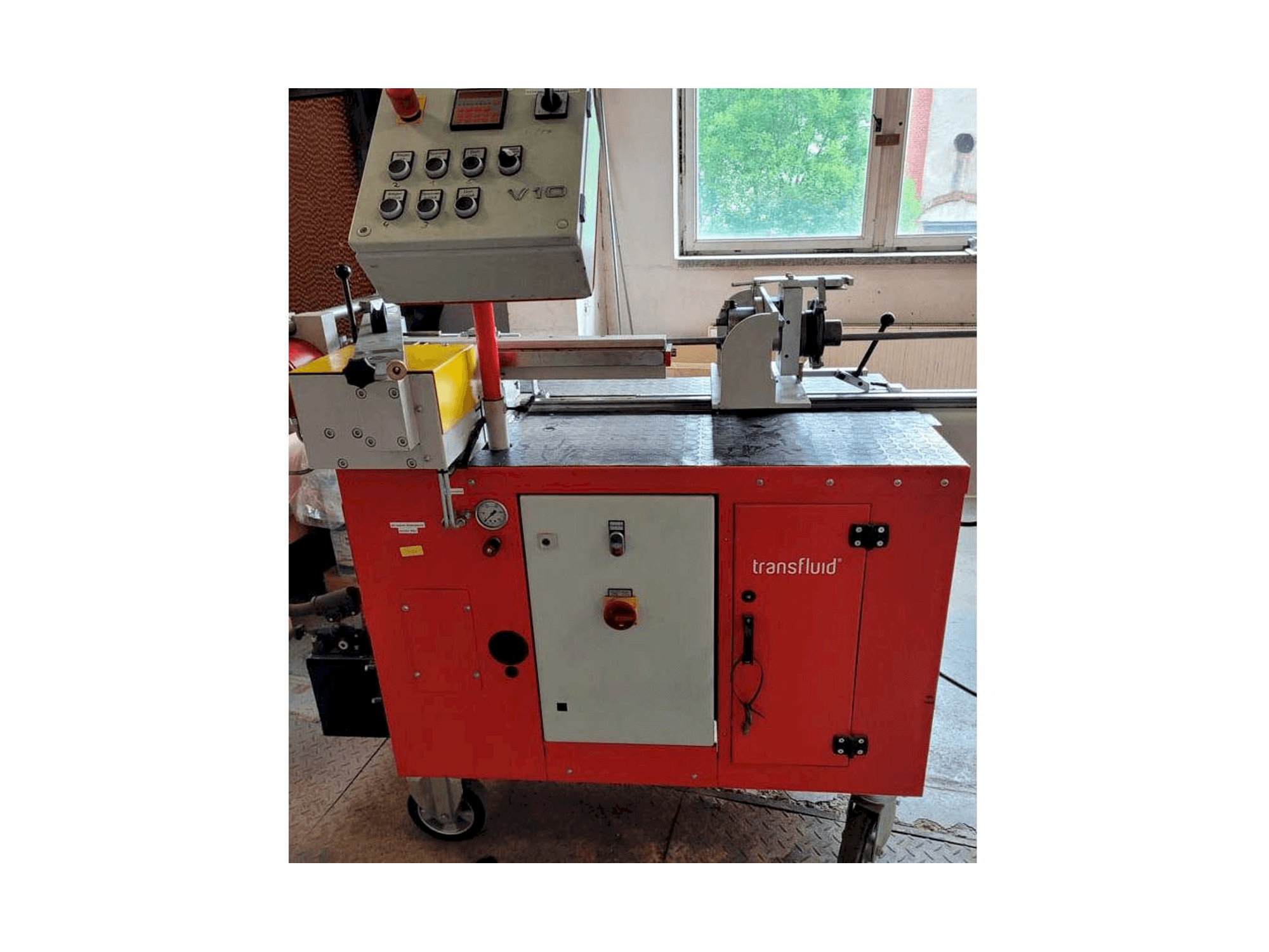 Koneen Transfluid DB 2060-K etunäkymä