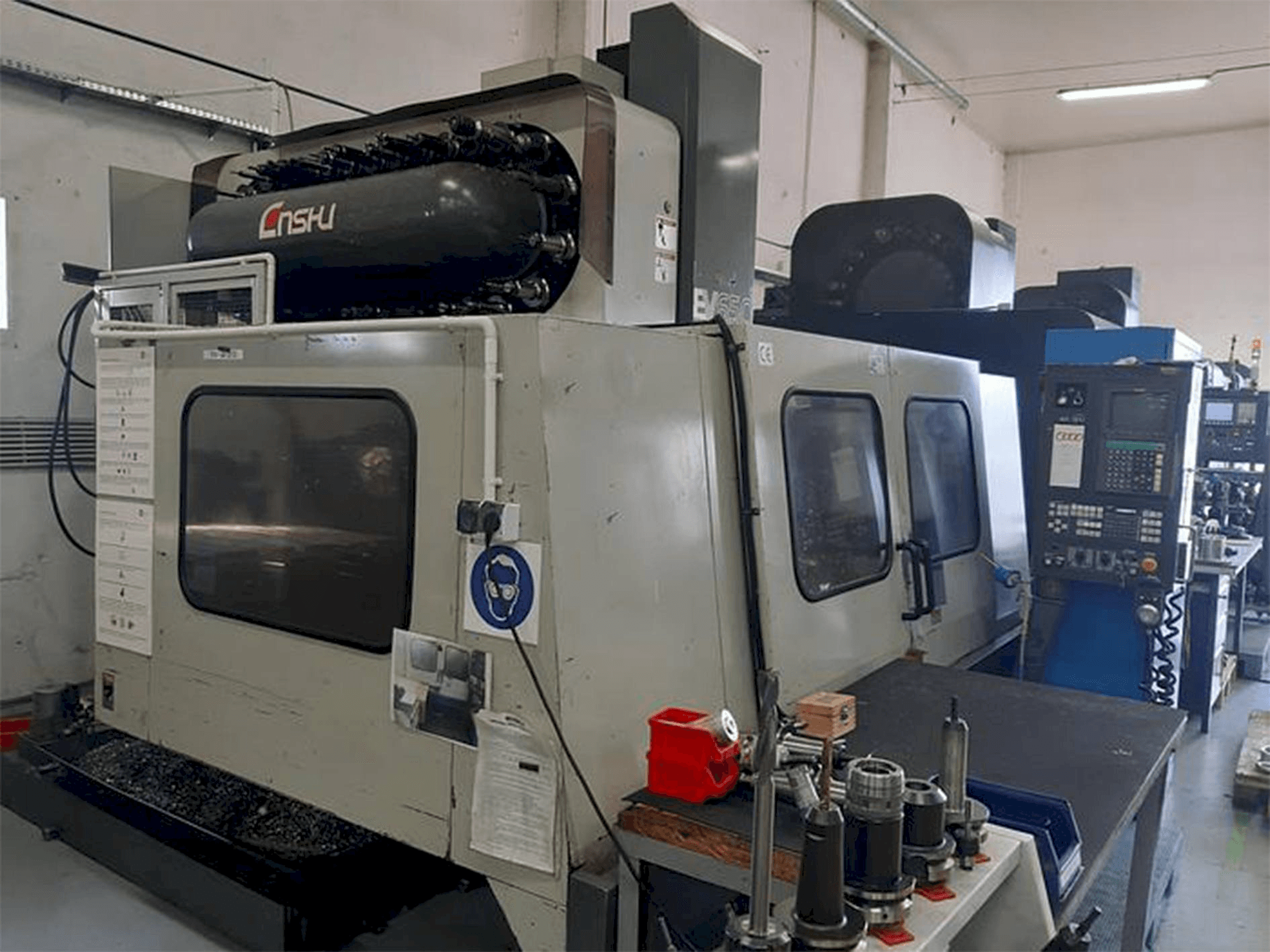 Koneen Enshu EV 650 etunäkymä