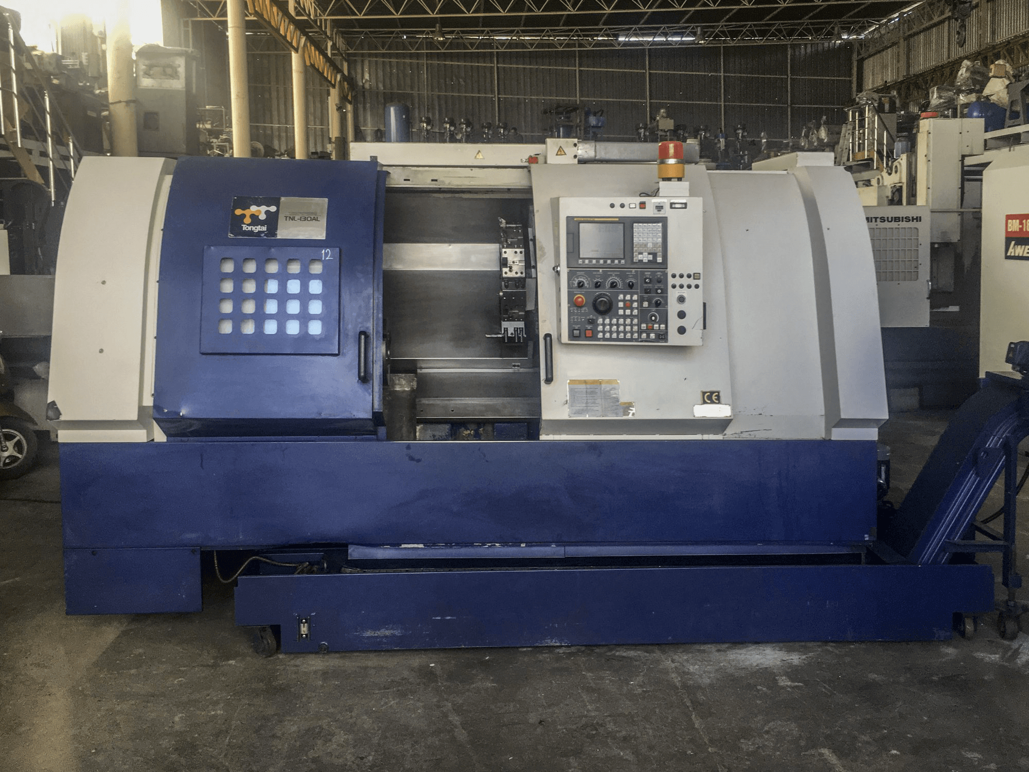 Koneen Tongtai etunäkymäTNL-130 AL