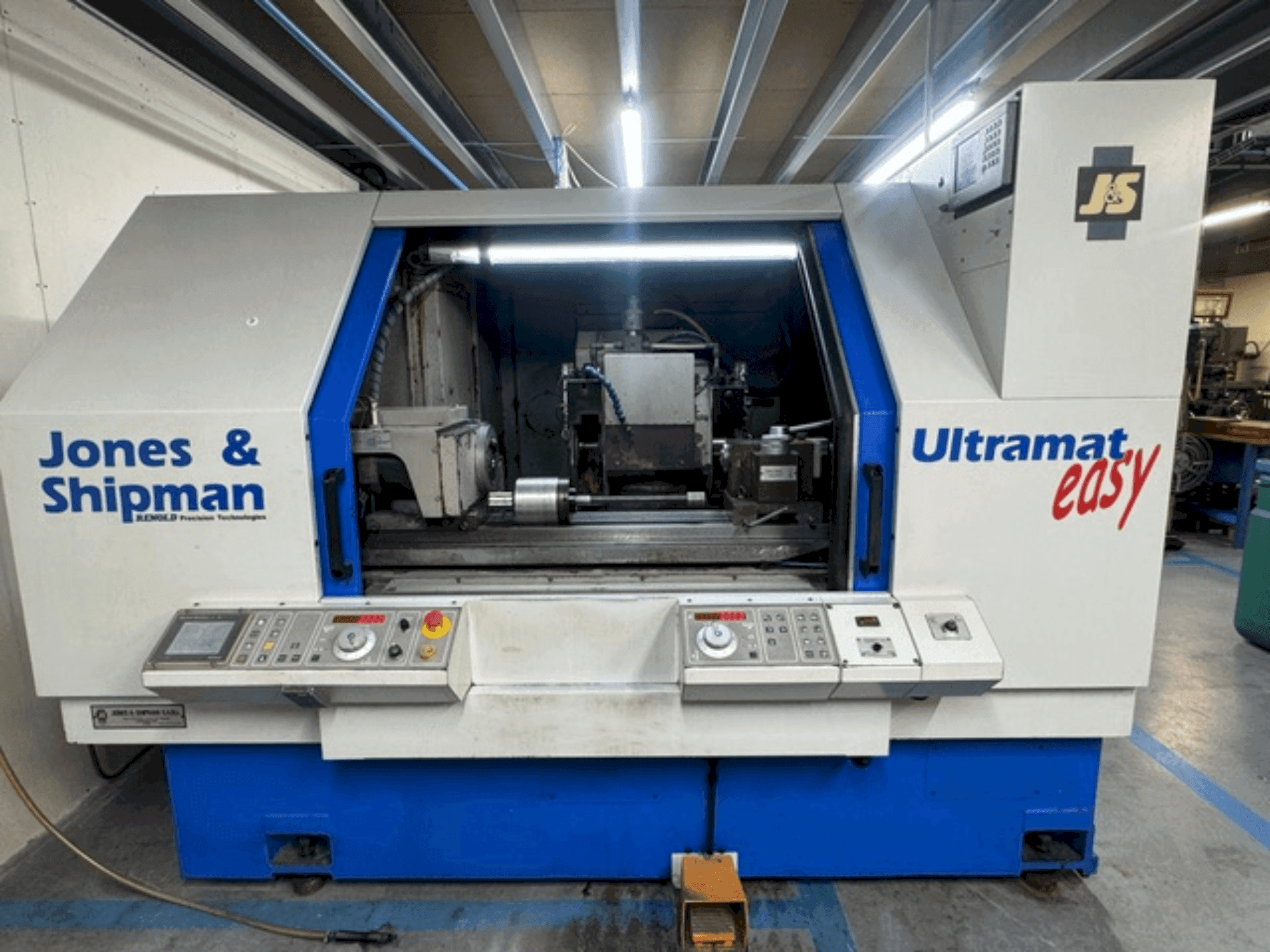 Koneen Jones & Shipman ULTRAMAT EASY CNC etunäkymä