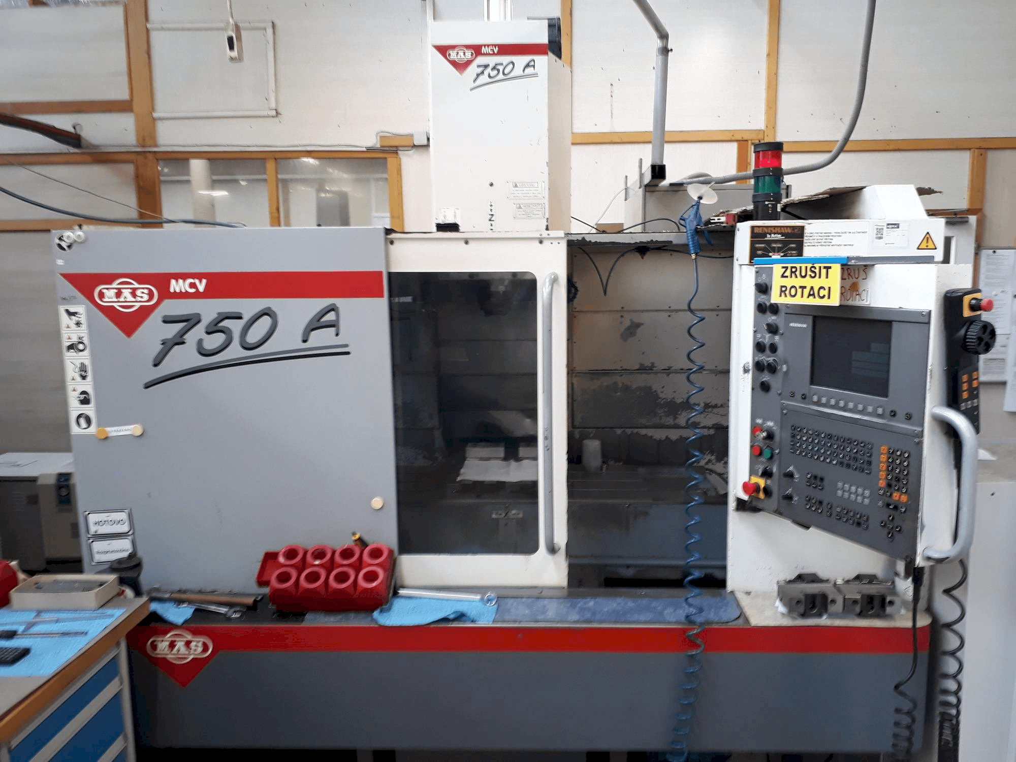 Koneen KOVOSVIT MAS MCV 750A etunäkymä