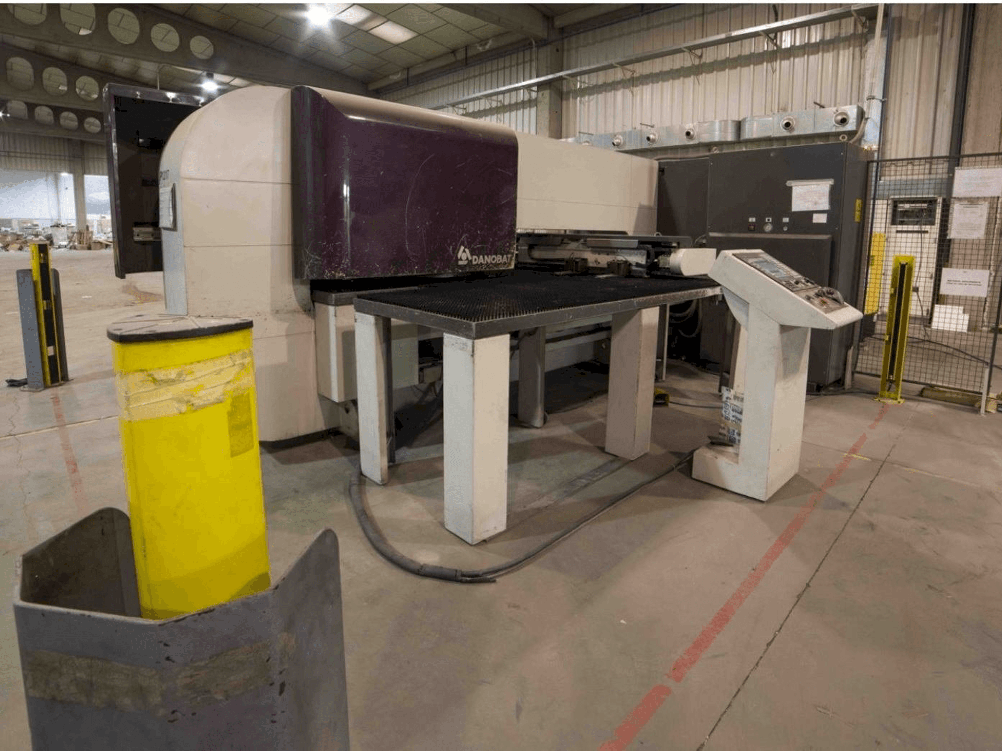 Koneen DANOBAT P1317 etunäkymä