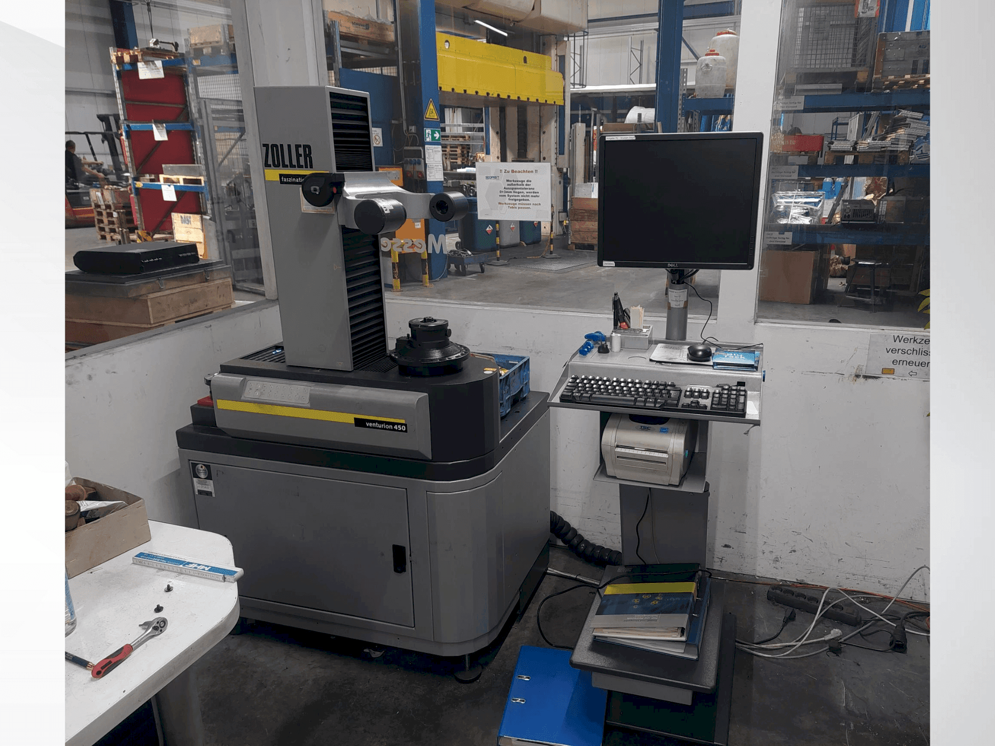 Koneen Zoller venturion 450 etunäkymä