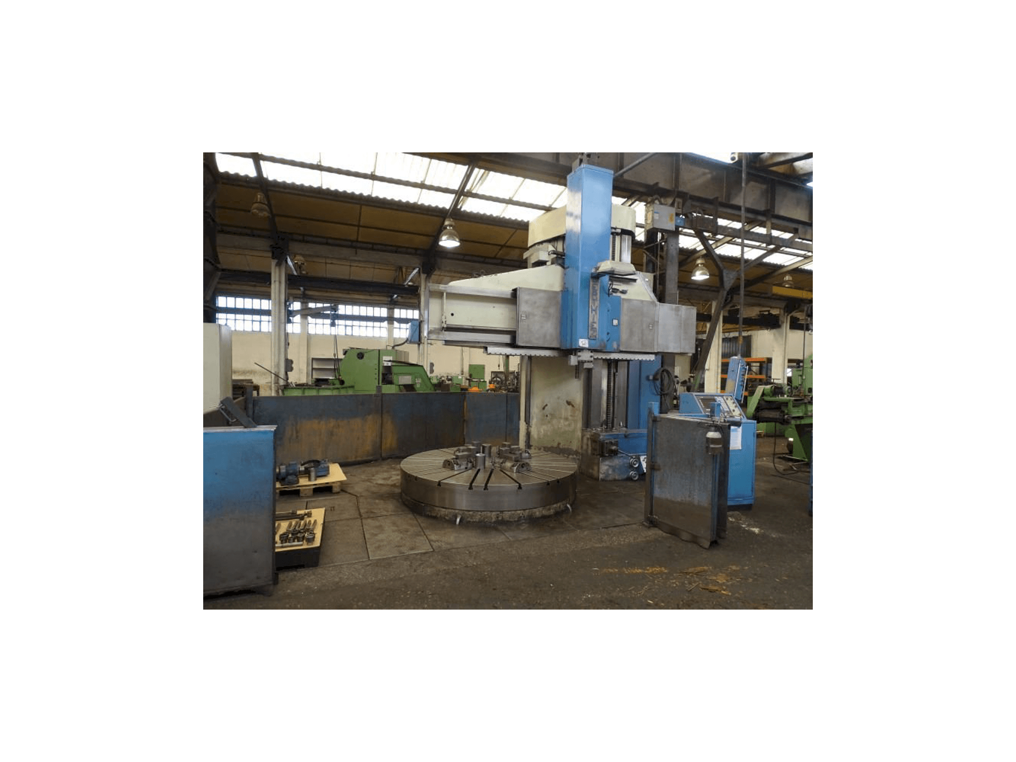 Koneen Berthiez BM 225 etunäkymä