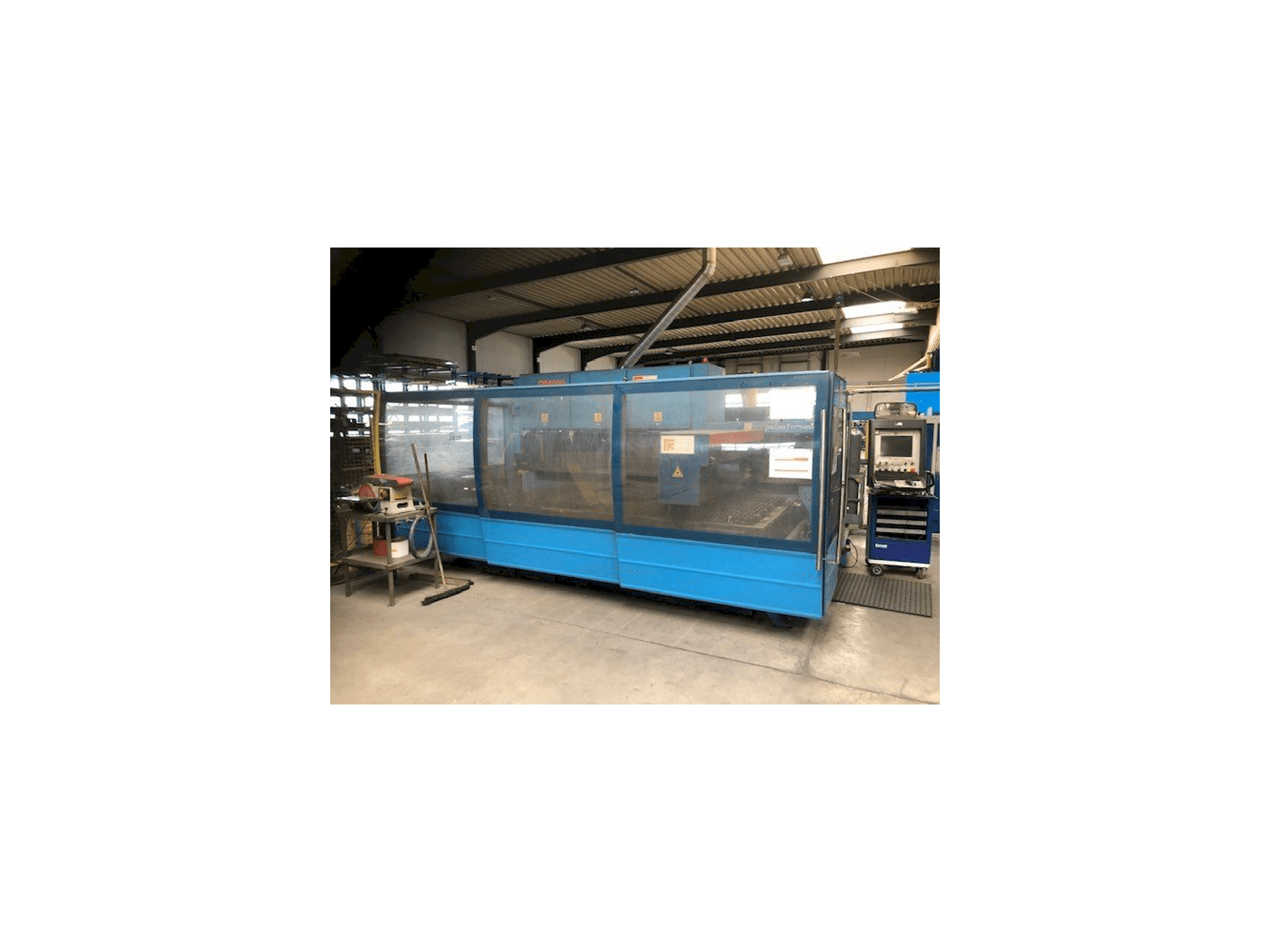 Koneen Prima Industrie Platino 1530 etunäkymä