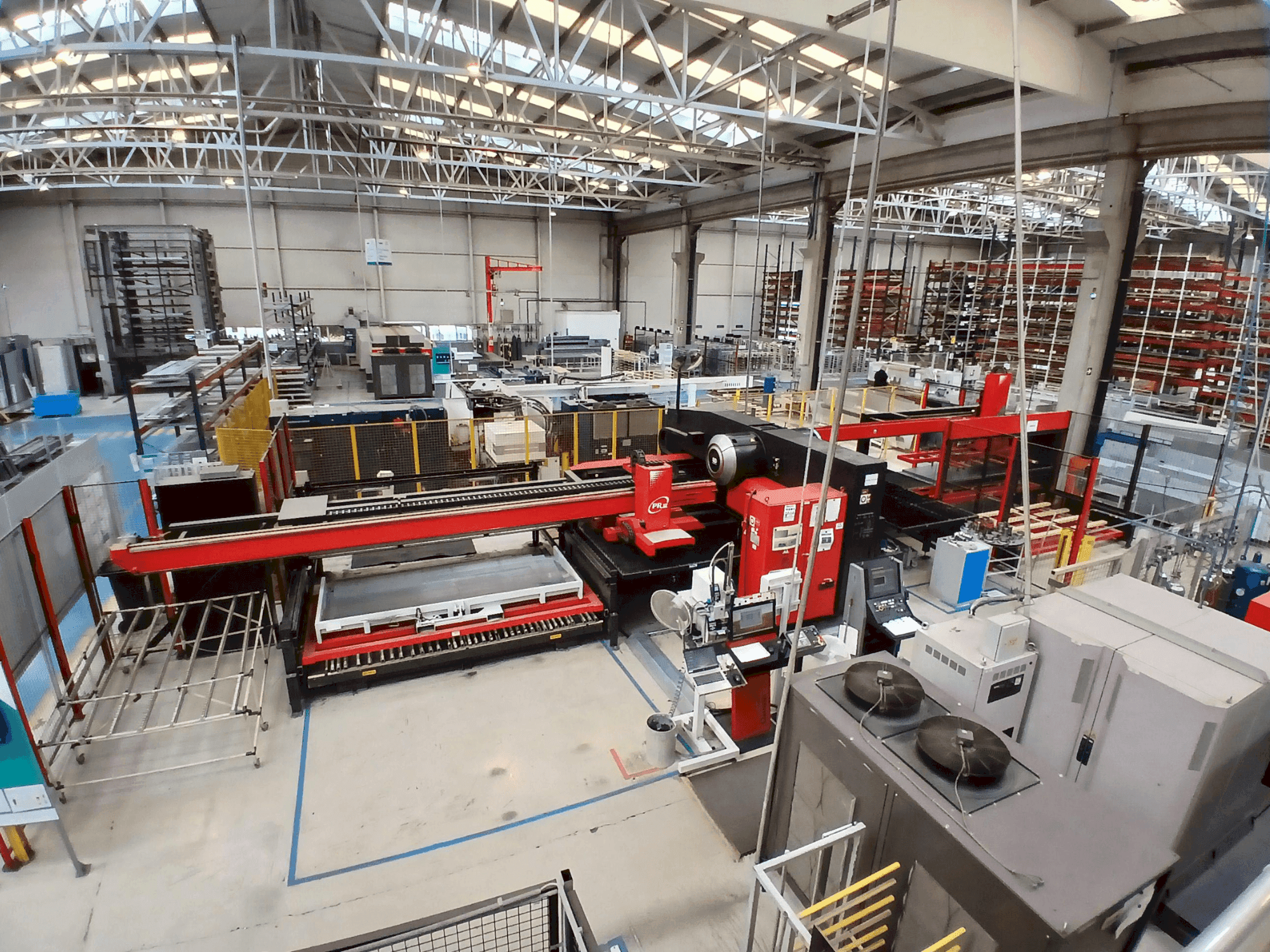 Koneen AMADA EMZ 3612 M2 etunäkymä