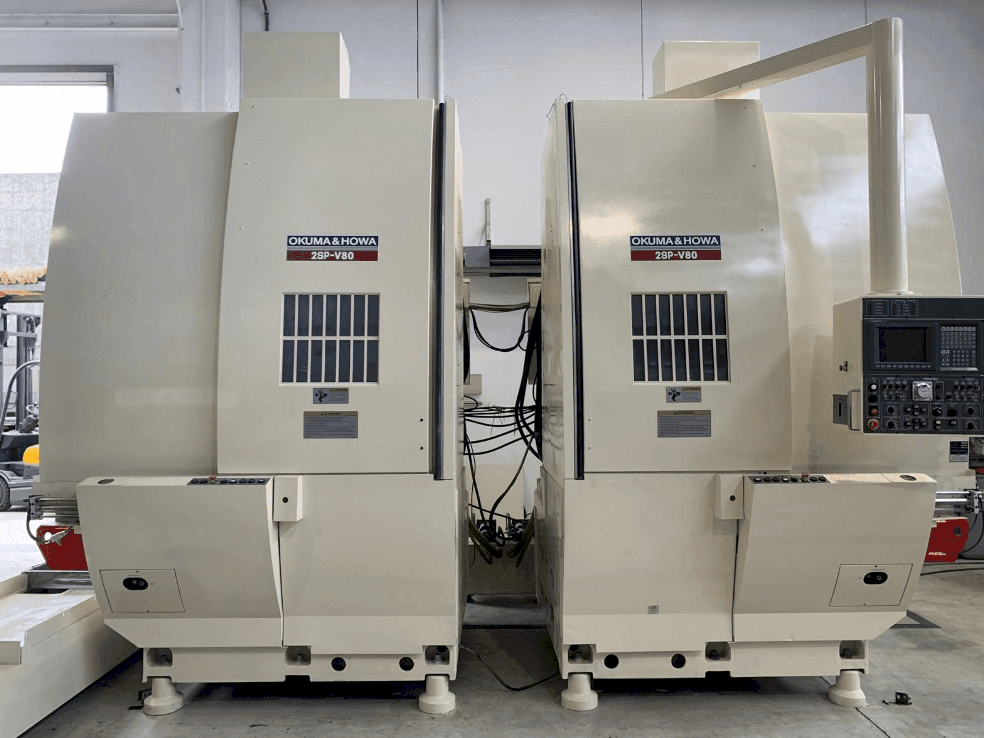 Koneen Okuma 2SP-V80 etunäkymä