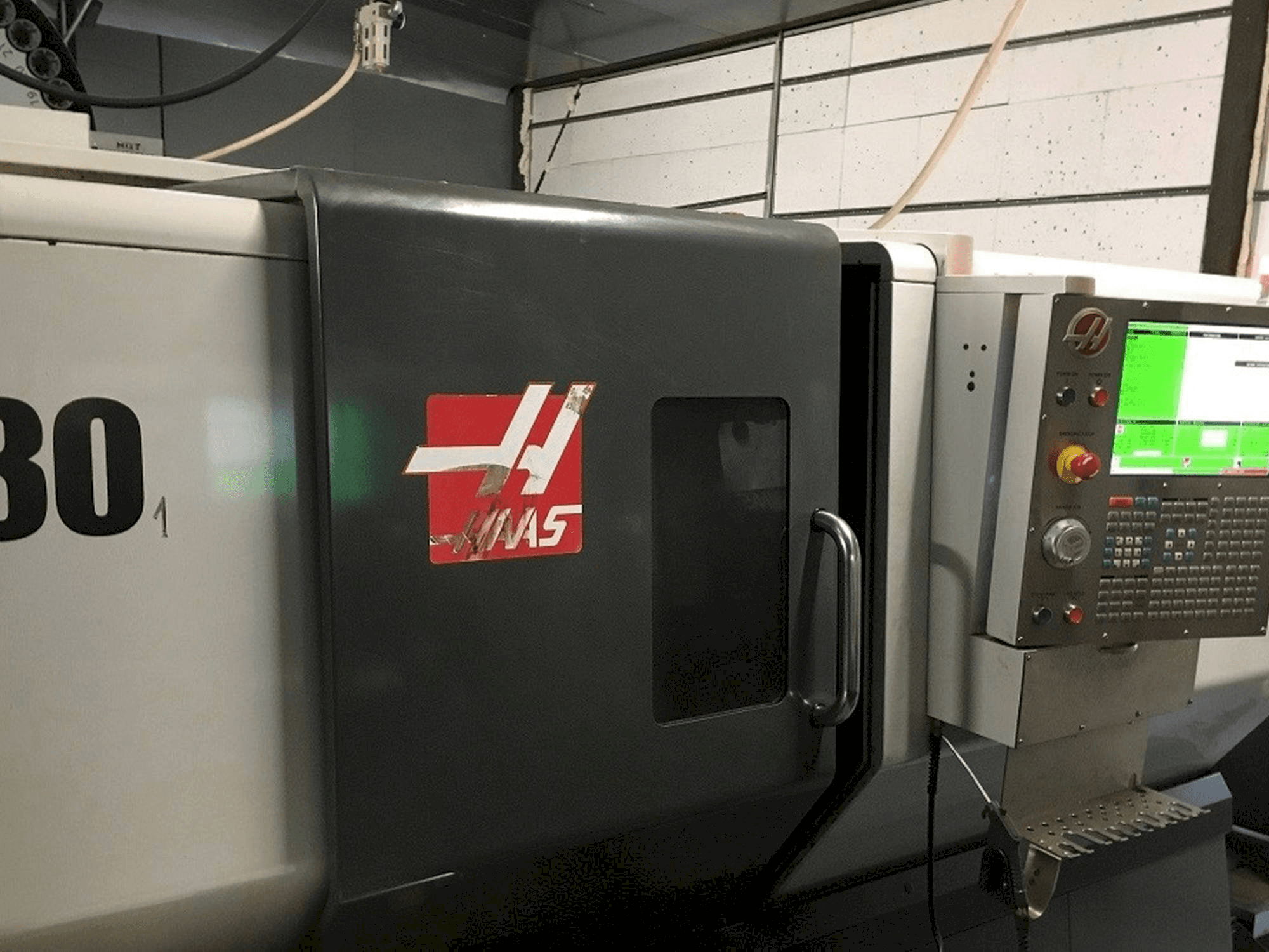 Koneen HAAS ST-30 etunäkymä
