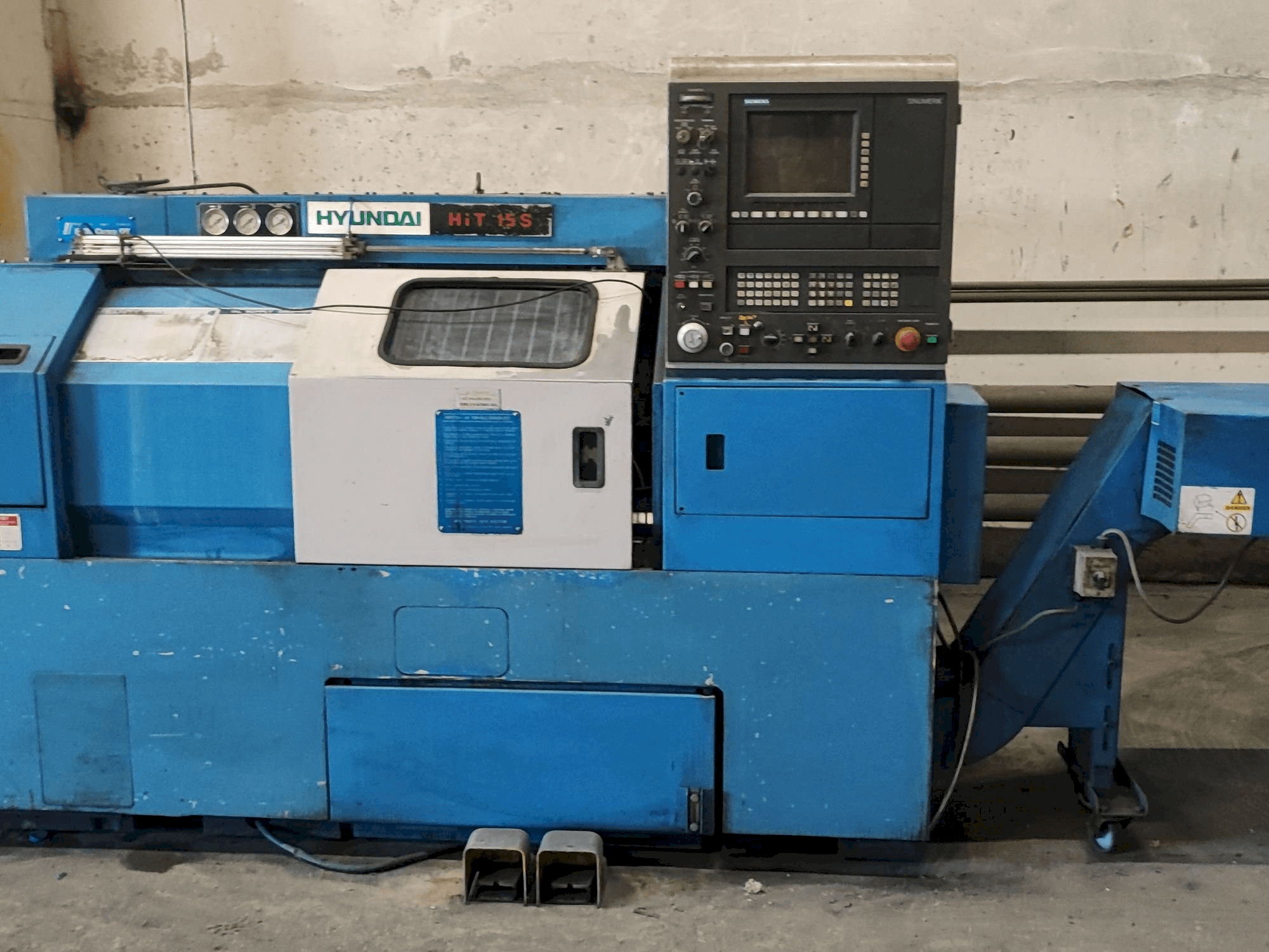 Koneen Hyundai HIT15s etunäkymä