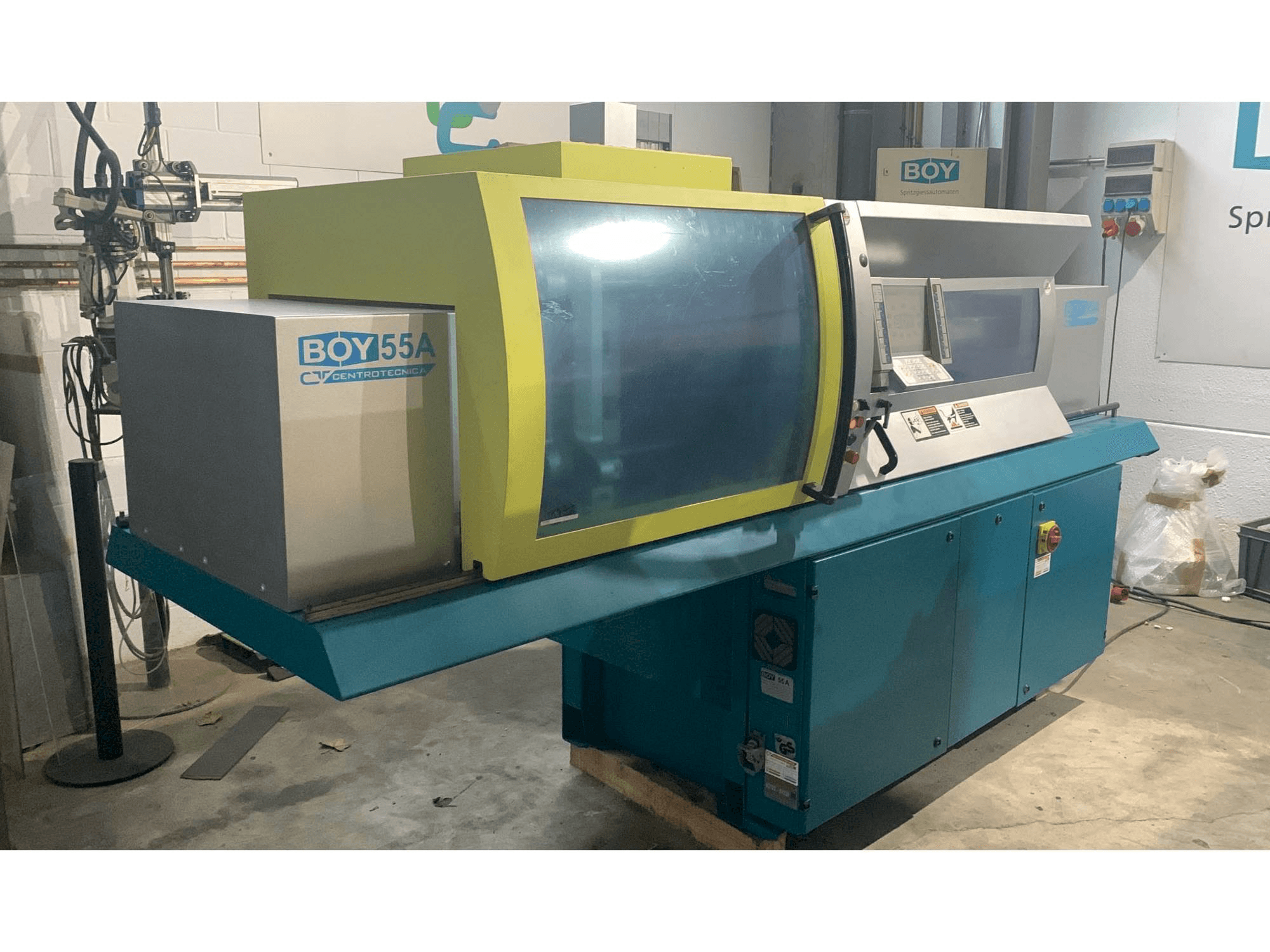 Koneen BOY 55A etunäkymä