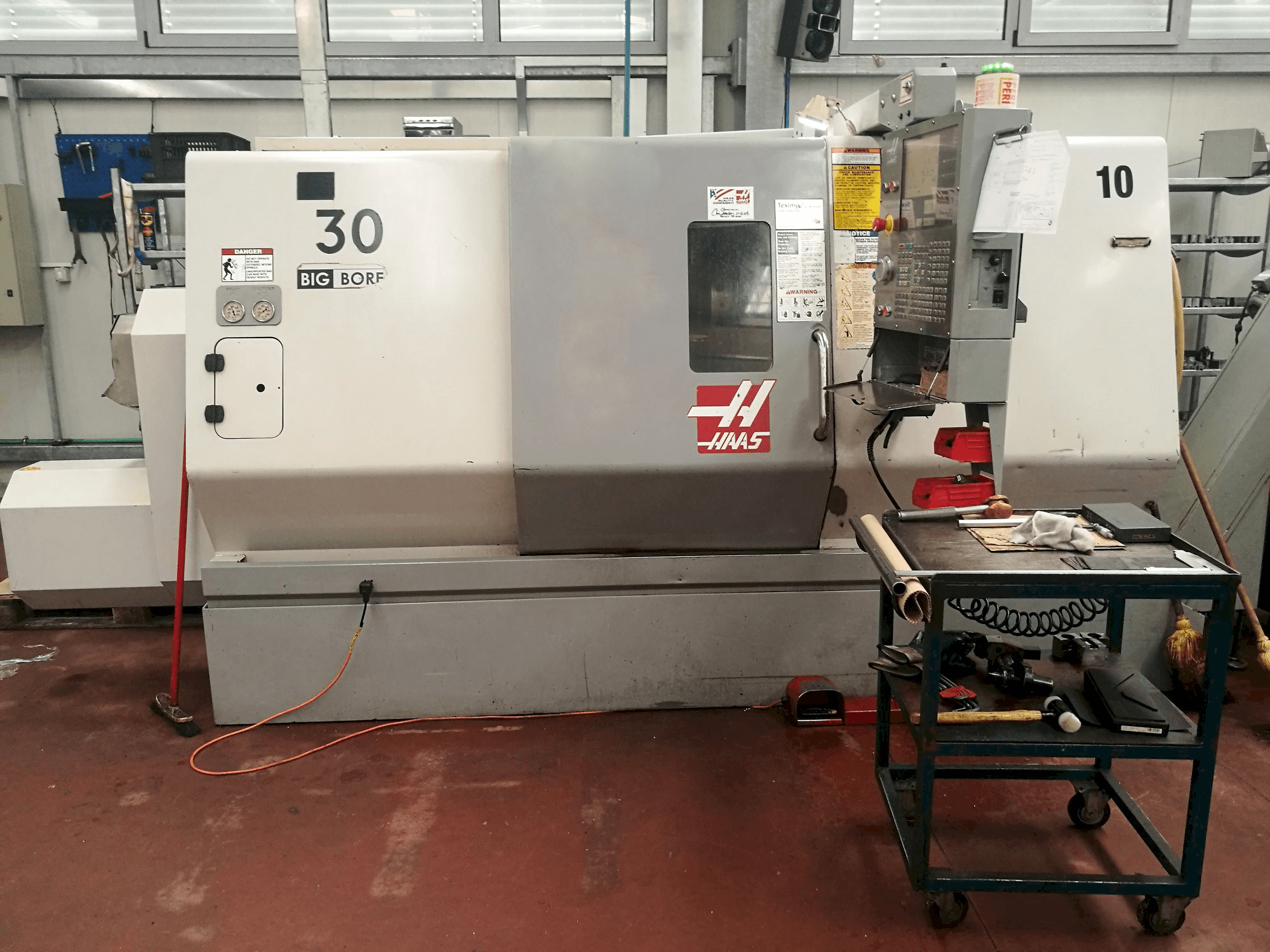 Koneen HAAS SL-30THBE etunäkymä