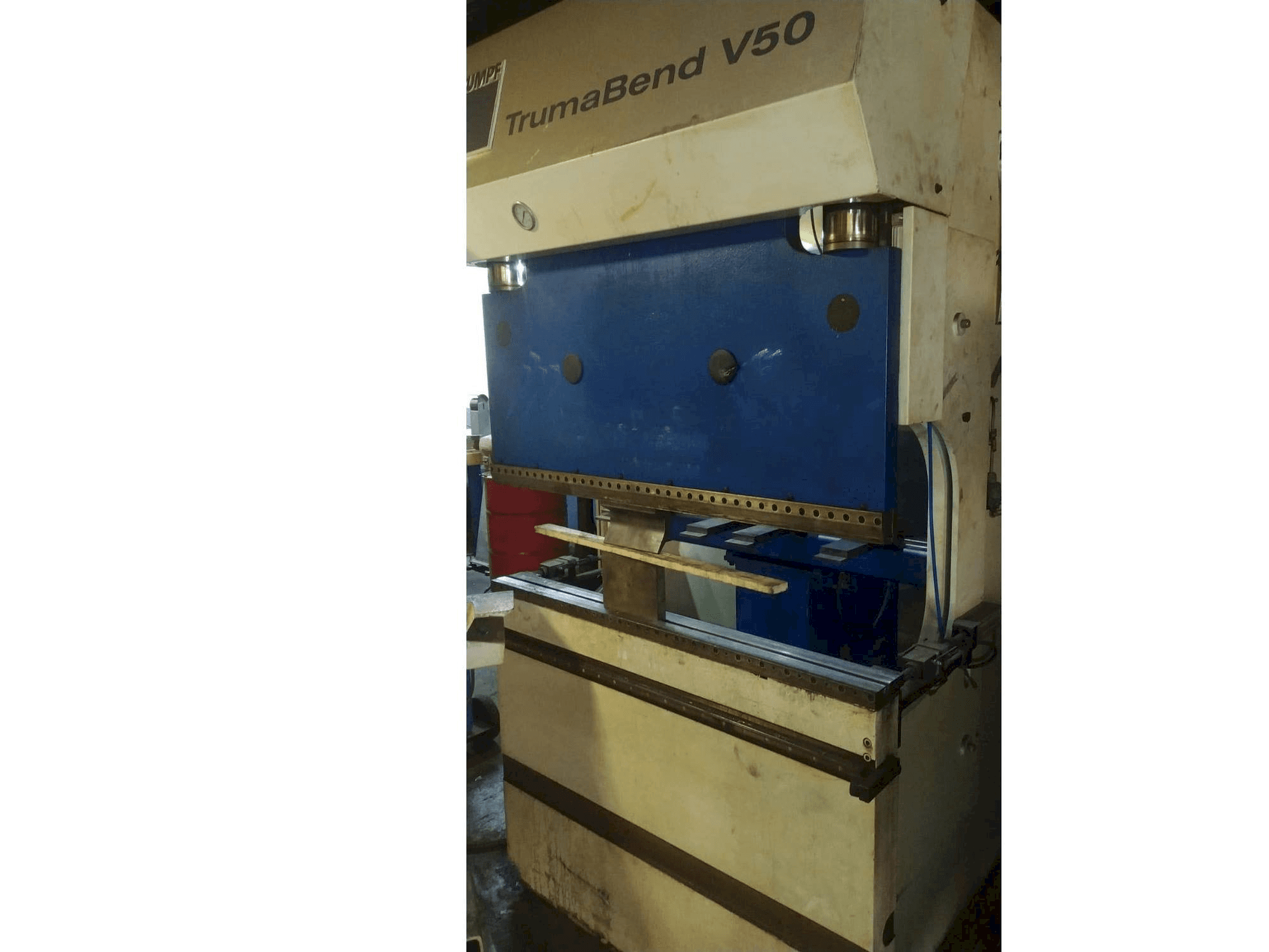 Koneen Trumpf TrumaBend V50 etunäkymä