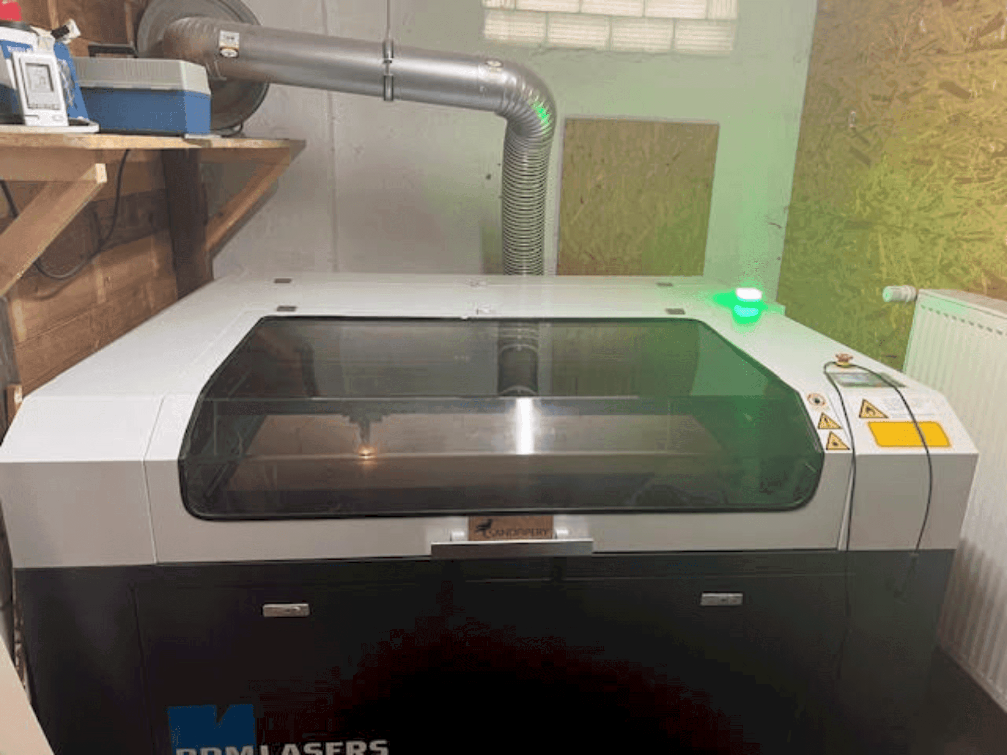 Koneen BRM Lasers 90130 - 100 Watt CO2 etunäkymä