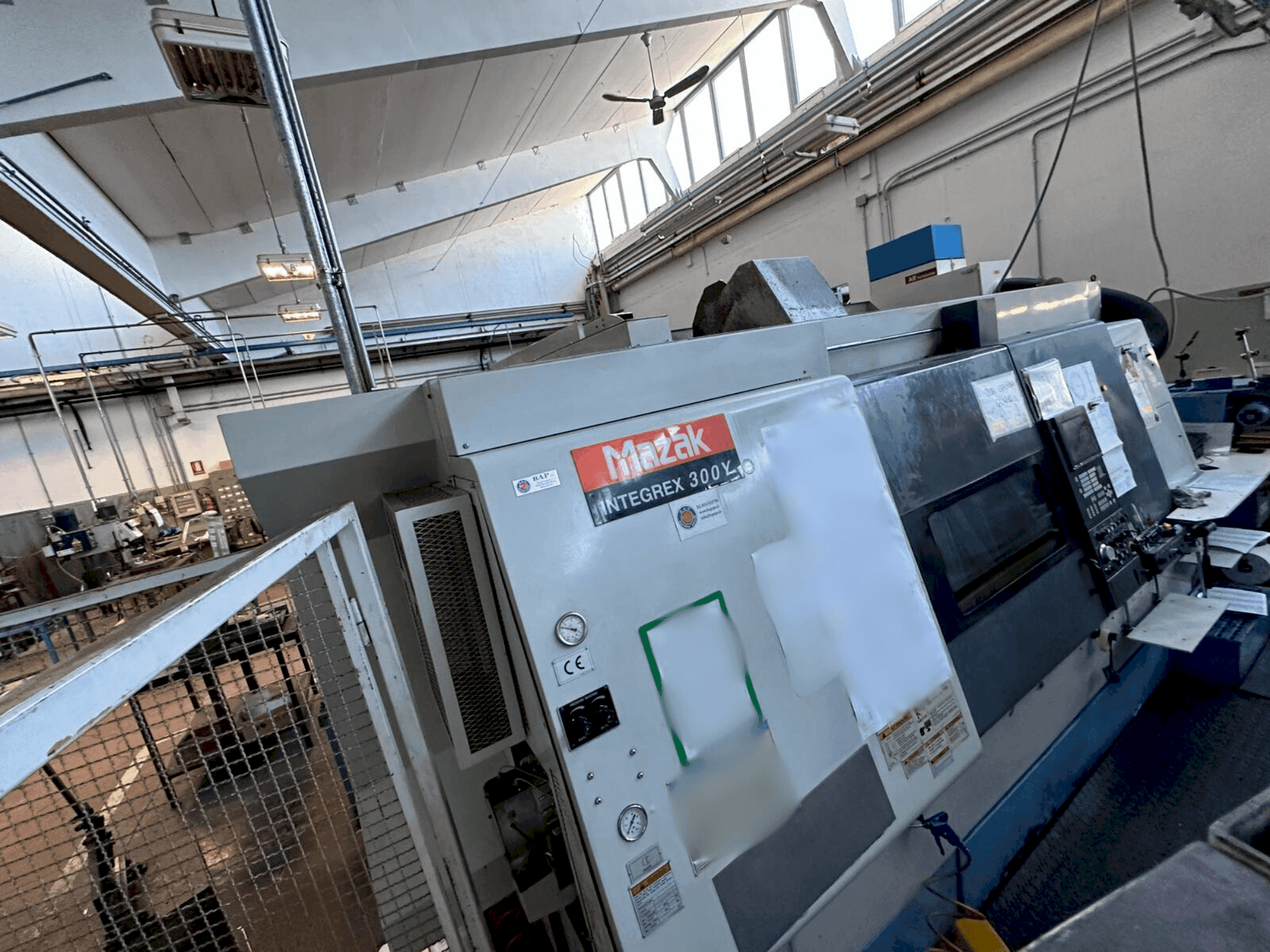 Koneen Mazak INTEGREX 300Y etunäkymä