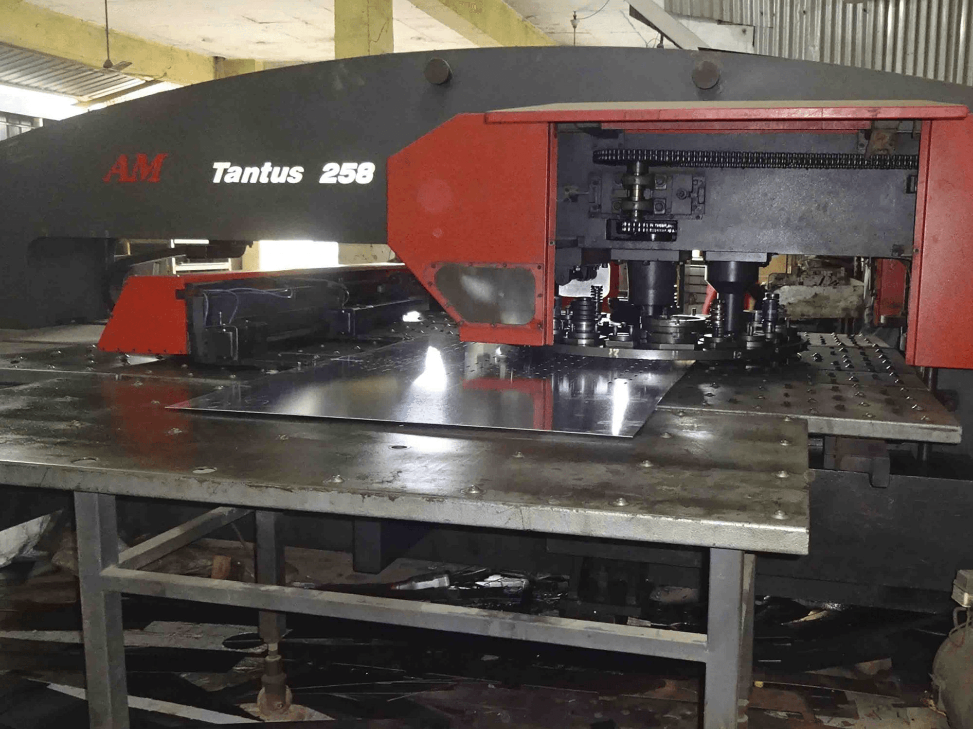 Koneen AMC oikea näkymä TAN-258