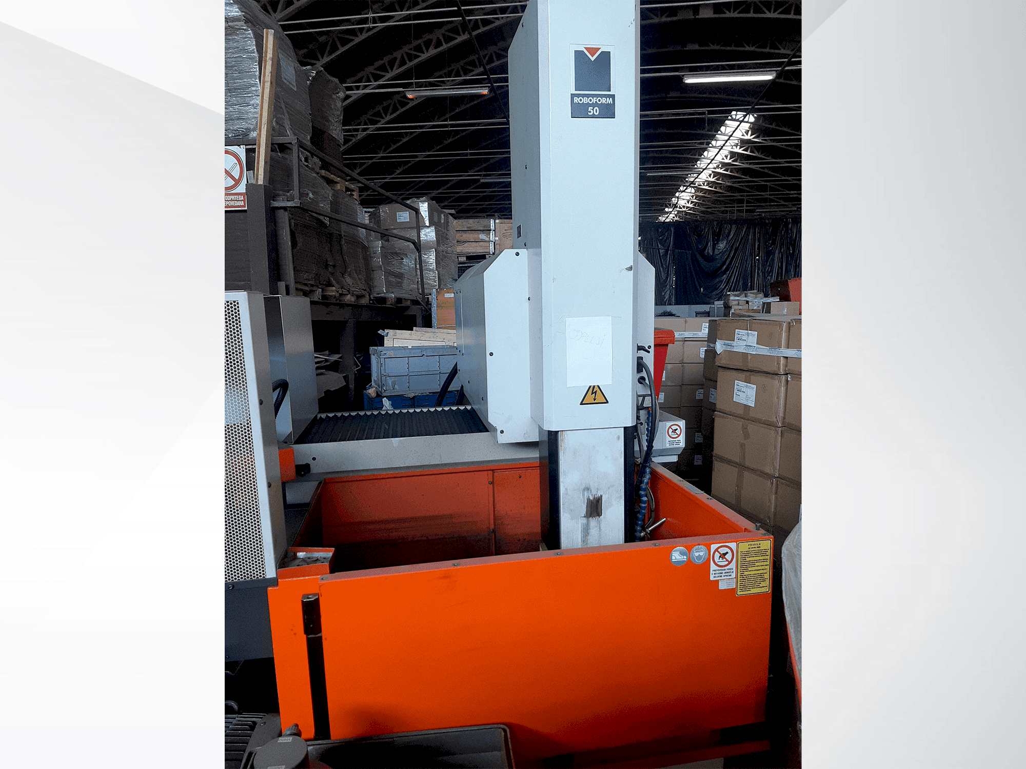 Koneen CHARMILLES ROBOFORM 50 etunäkymä