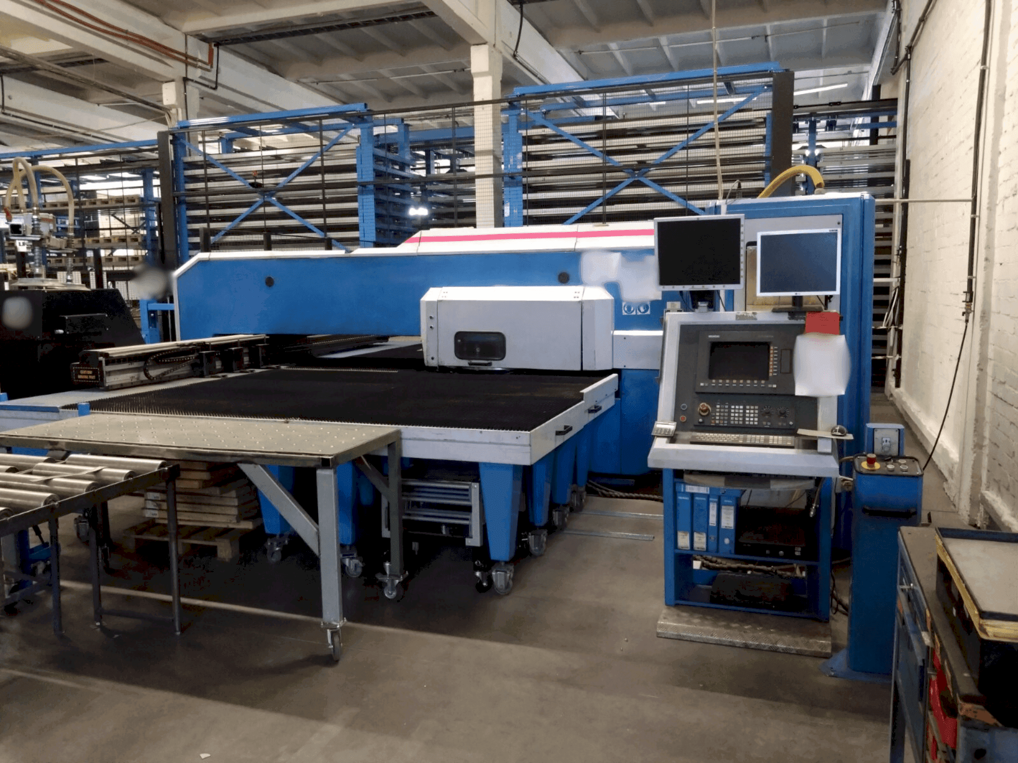 Koneen Finn-Power F6-25 5B etunäkymä