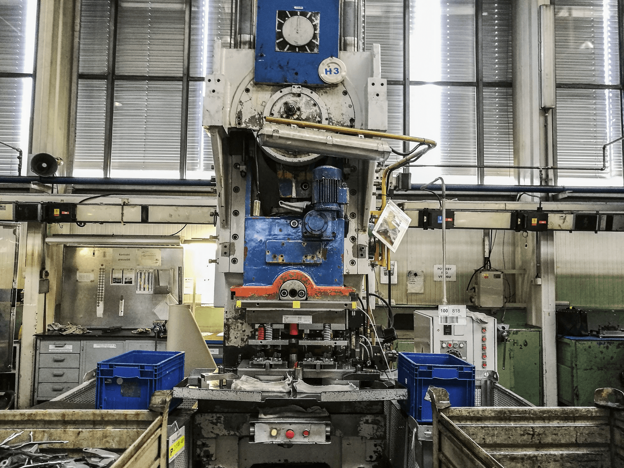 Koneen ZTS etunäkymä LEK-160