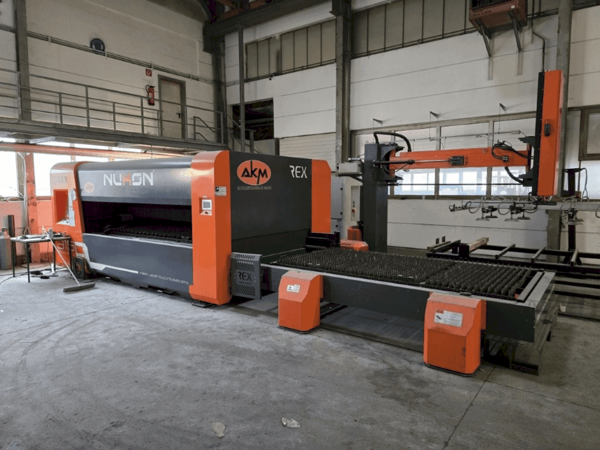 Koneen NUKON Rex 315 etunäkymä