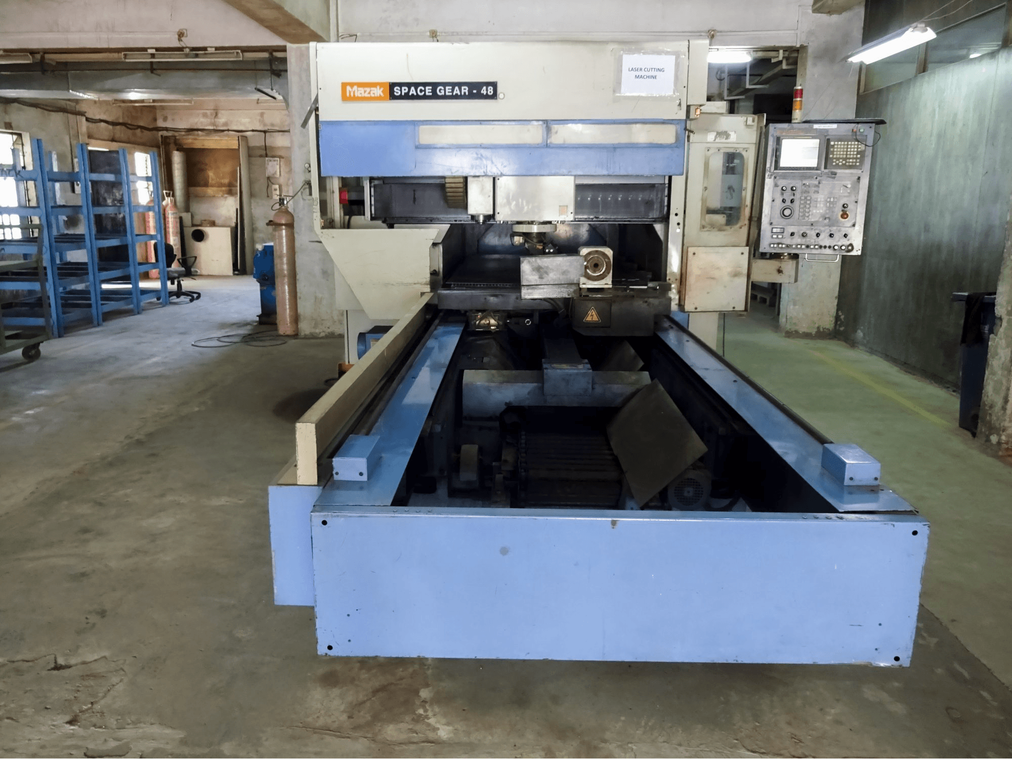 Koneen 1 Mazak oikea näkymäSPACE GEAR-48