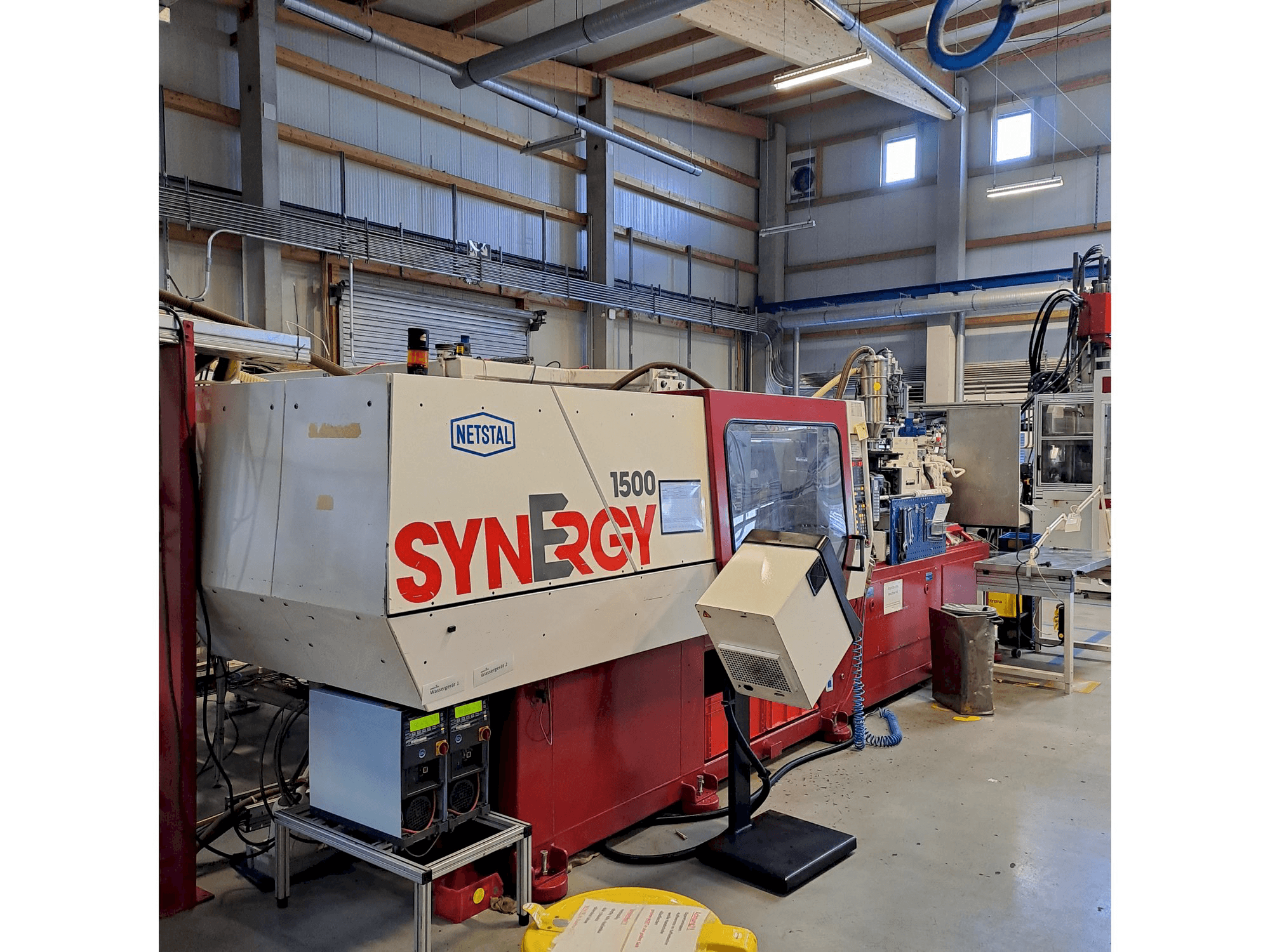 Koneen Netstal S 1500 - 460 etunäkymä