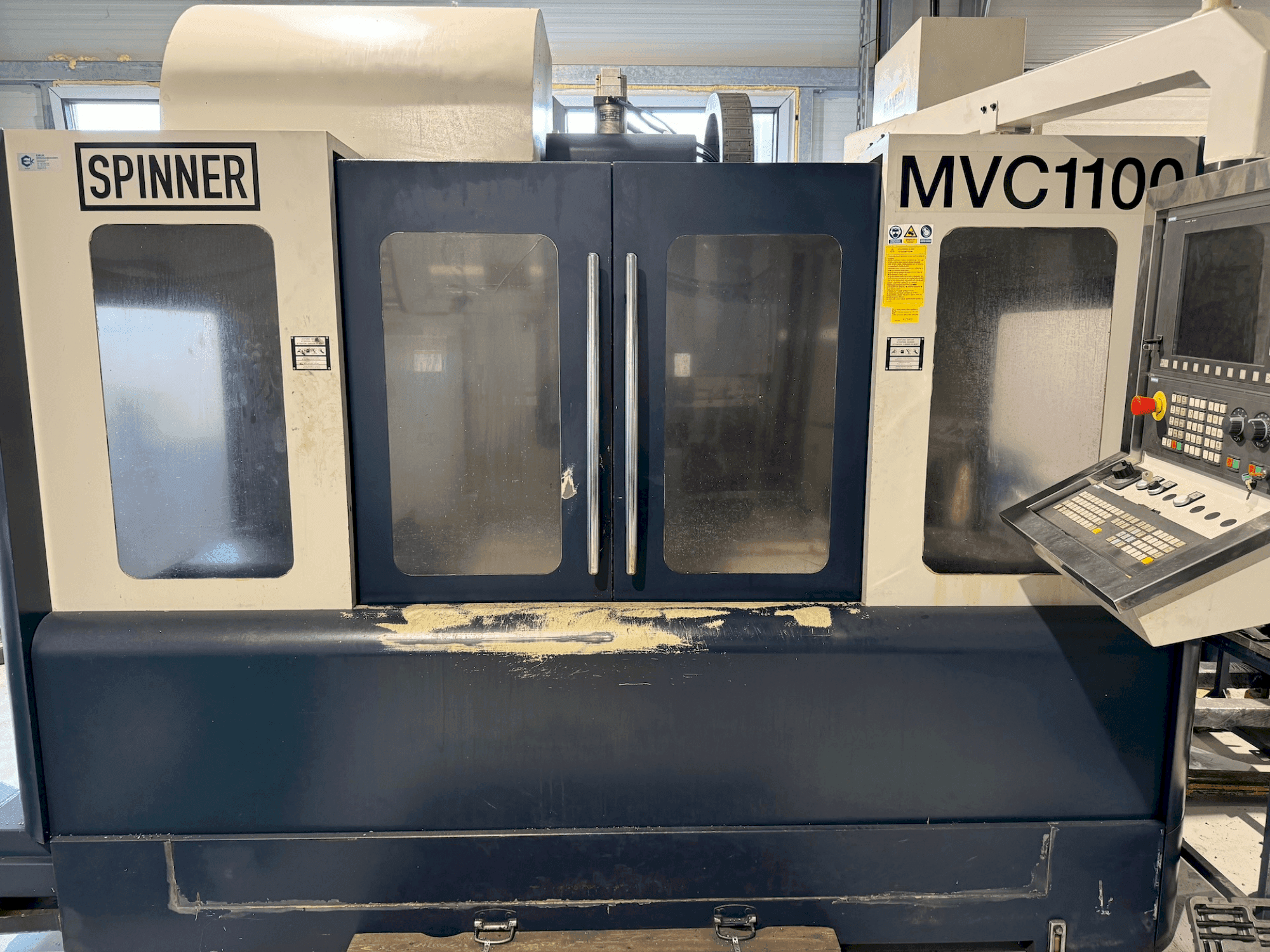 Koneen SPINNER SPINNER VMC 1100 etunäkymä