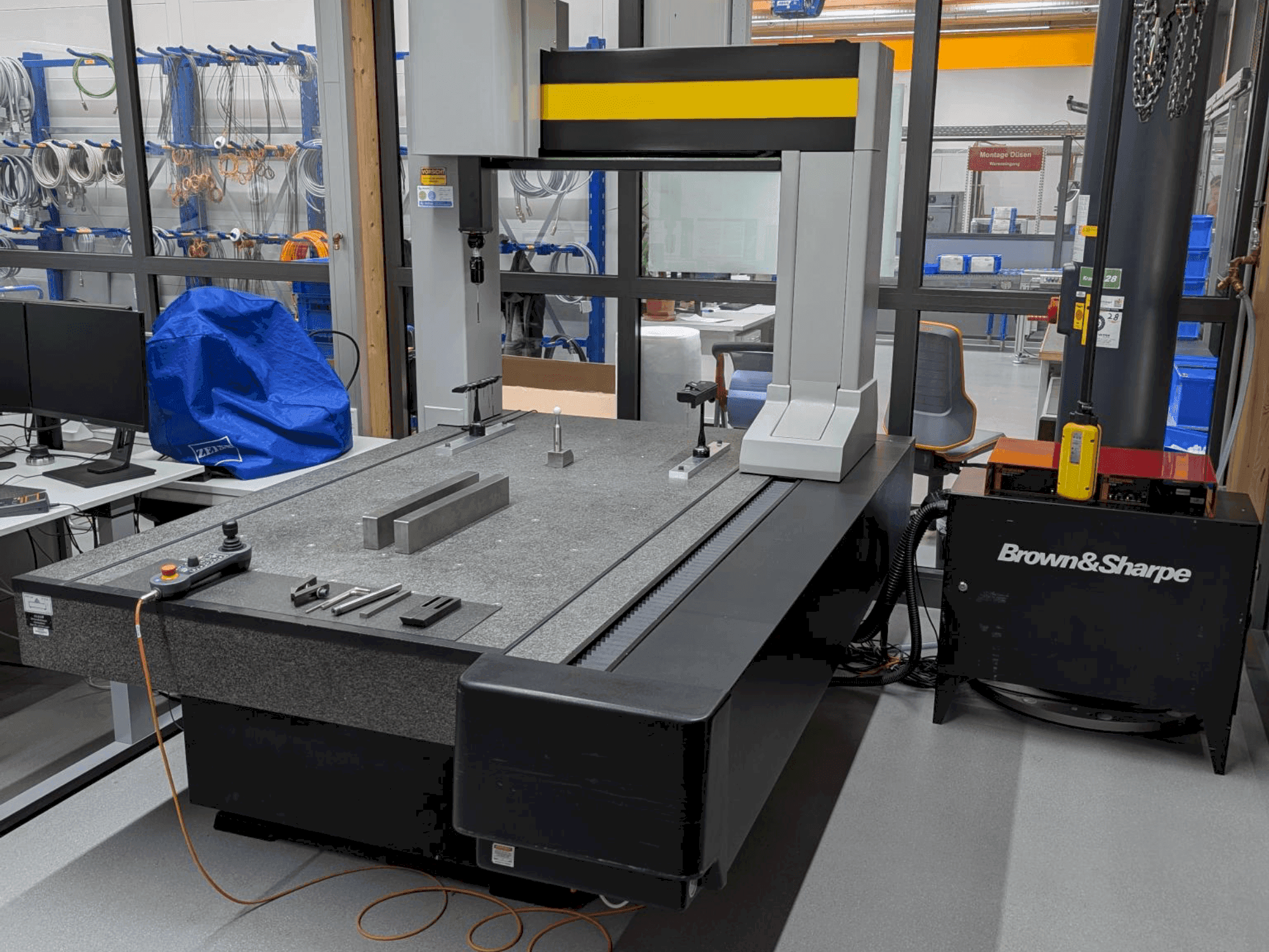 Koneen BROWN & SHARPE Chameleon etunäkymä