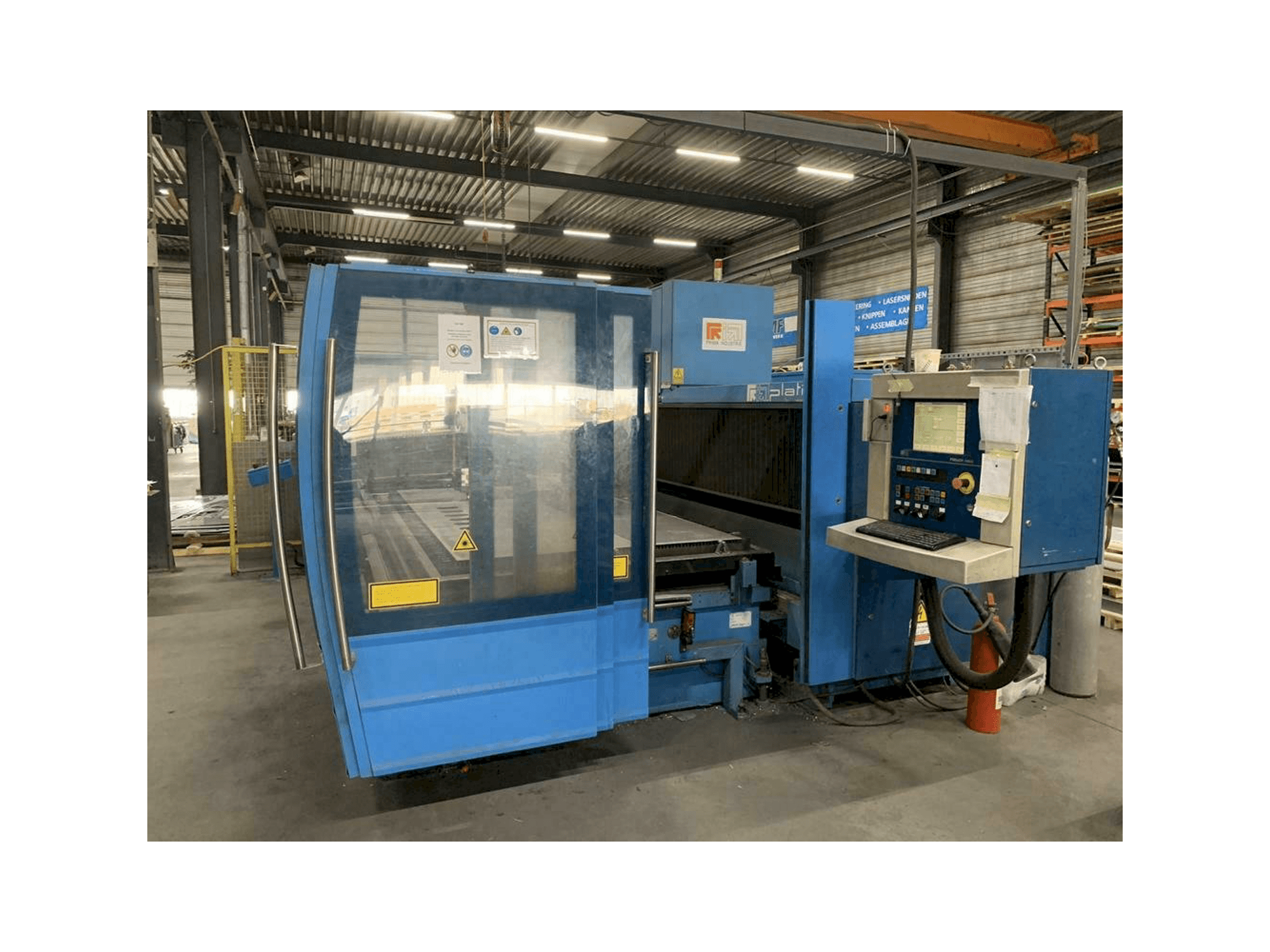 Koneen Prima Power Platino 1530 etunäkymä