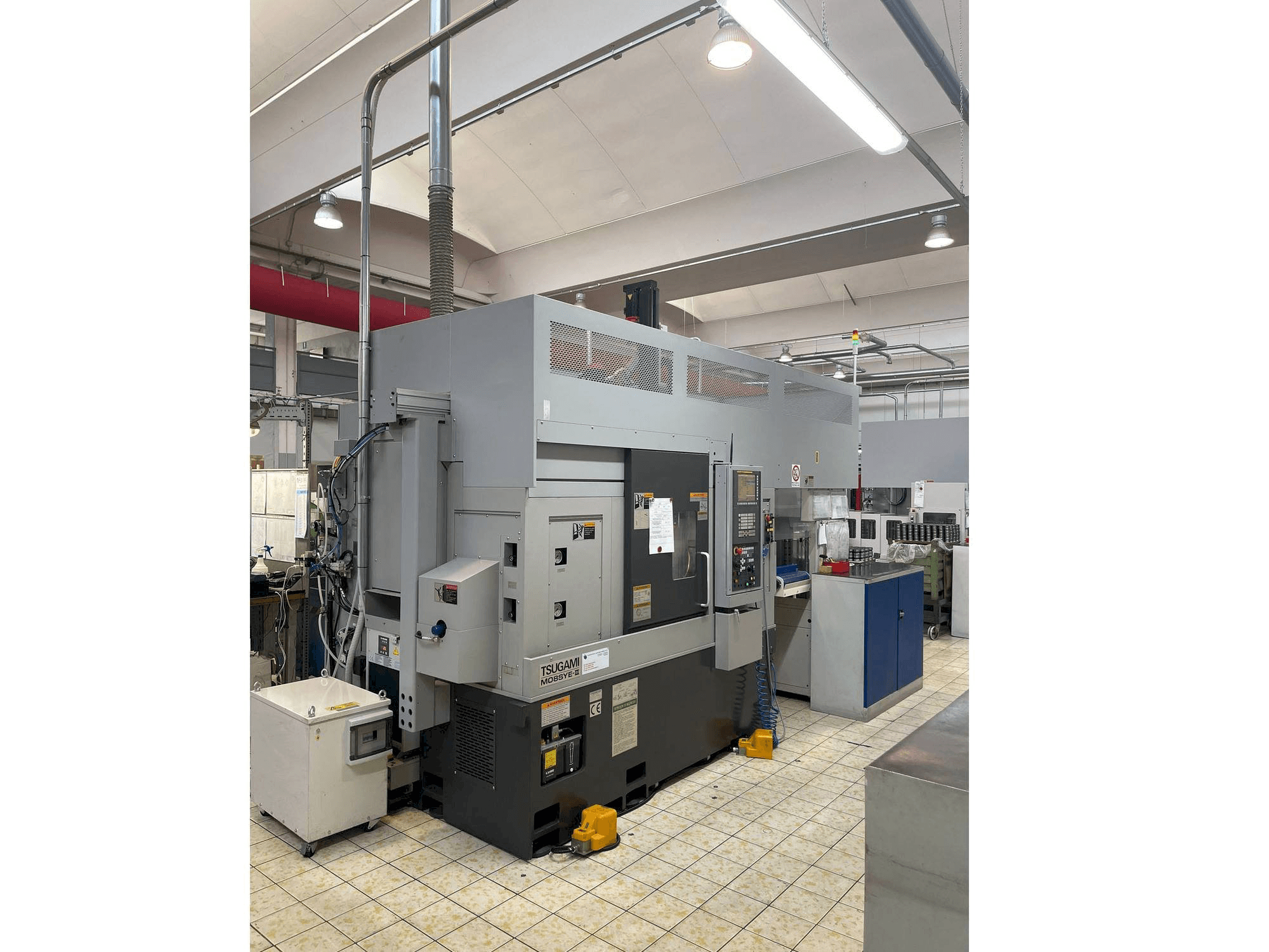 Koneen TSUGAMI M08SYE-II etunäkymä