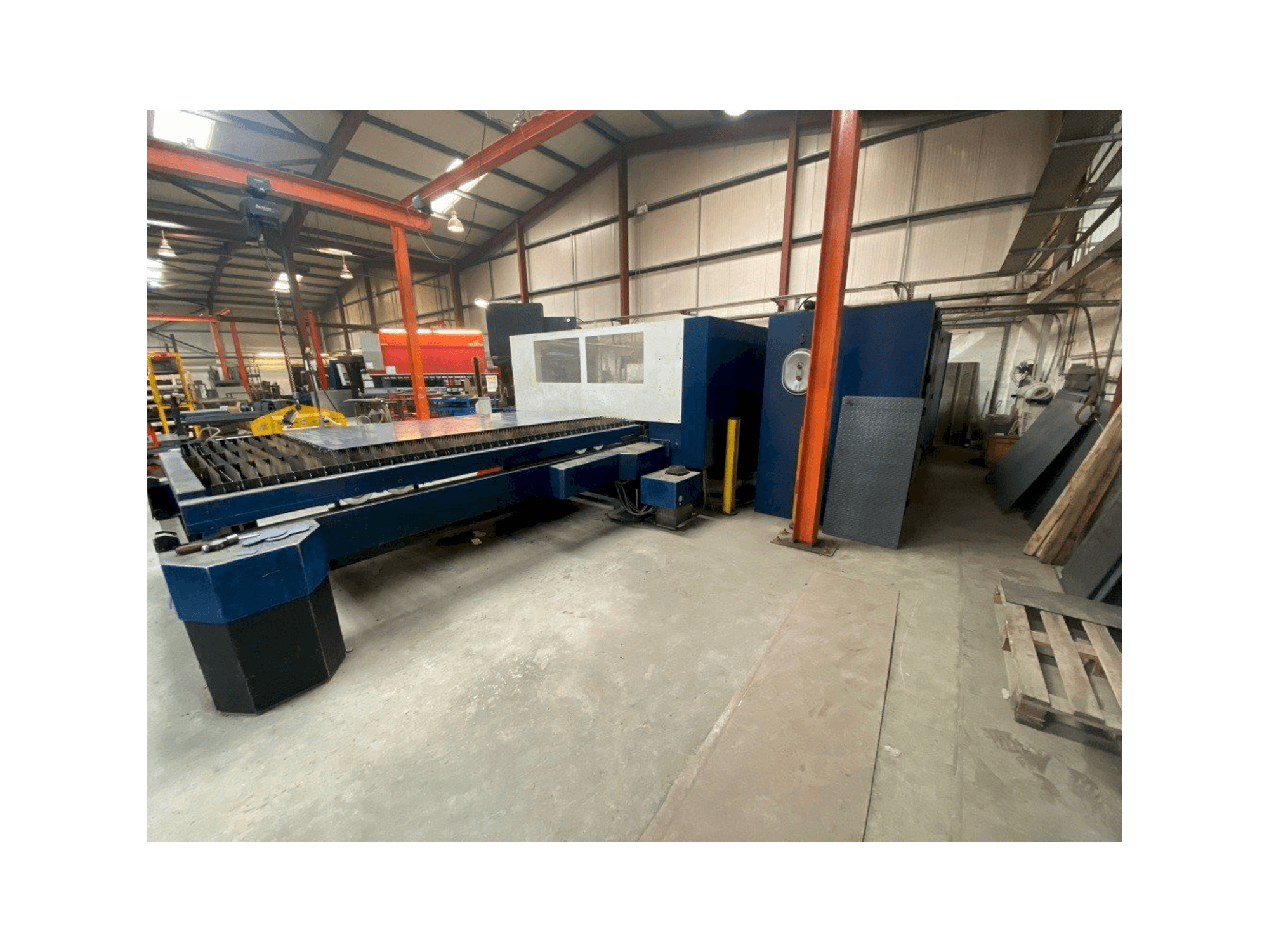 Koneen Trumpf TRUMATIC L3030 etunäkymä