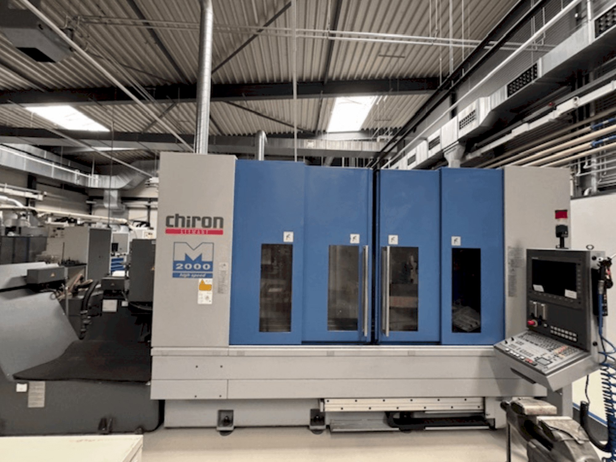 Koneen CHIRON Mill 2000 etunäkymä