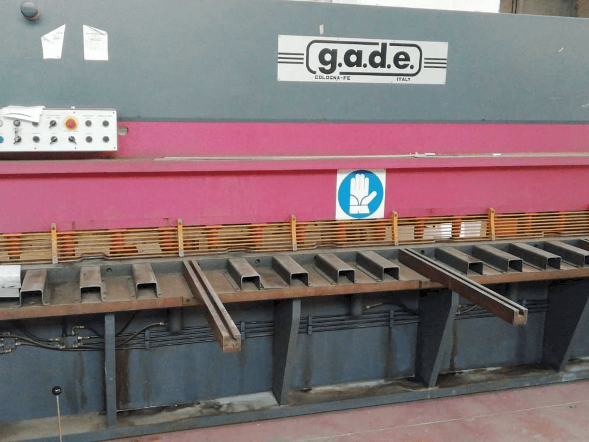 Koneen Gade CO - 40 / 4 etunäkymä