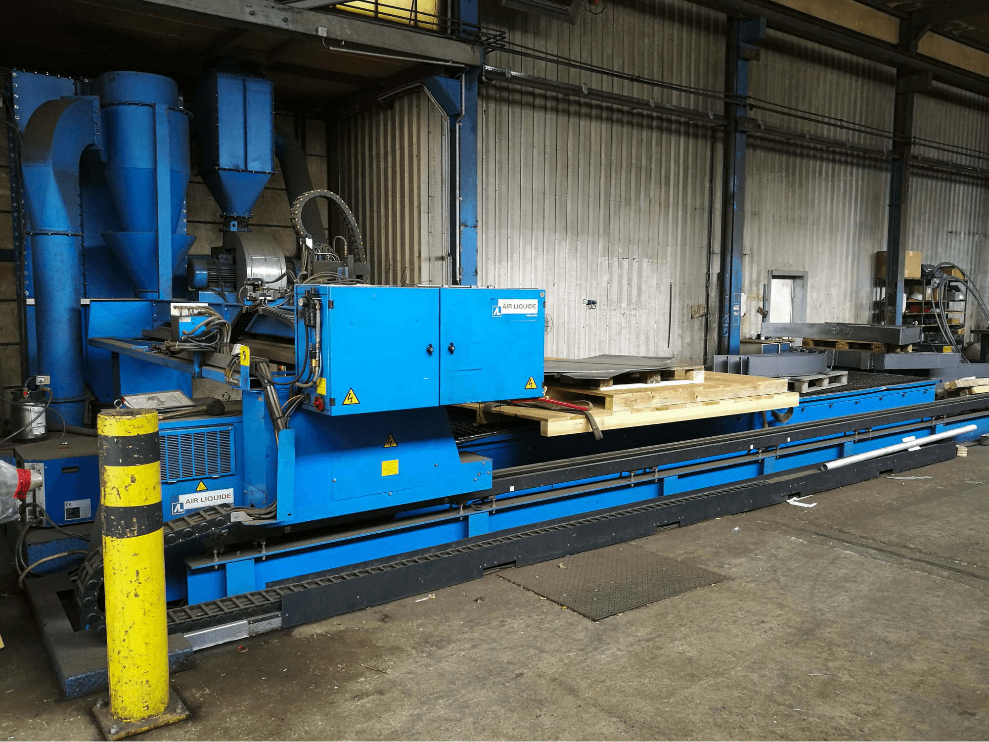 Koneen SAF etunäkymäPLASMATOME.B 25