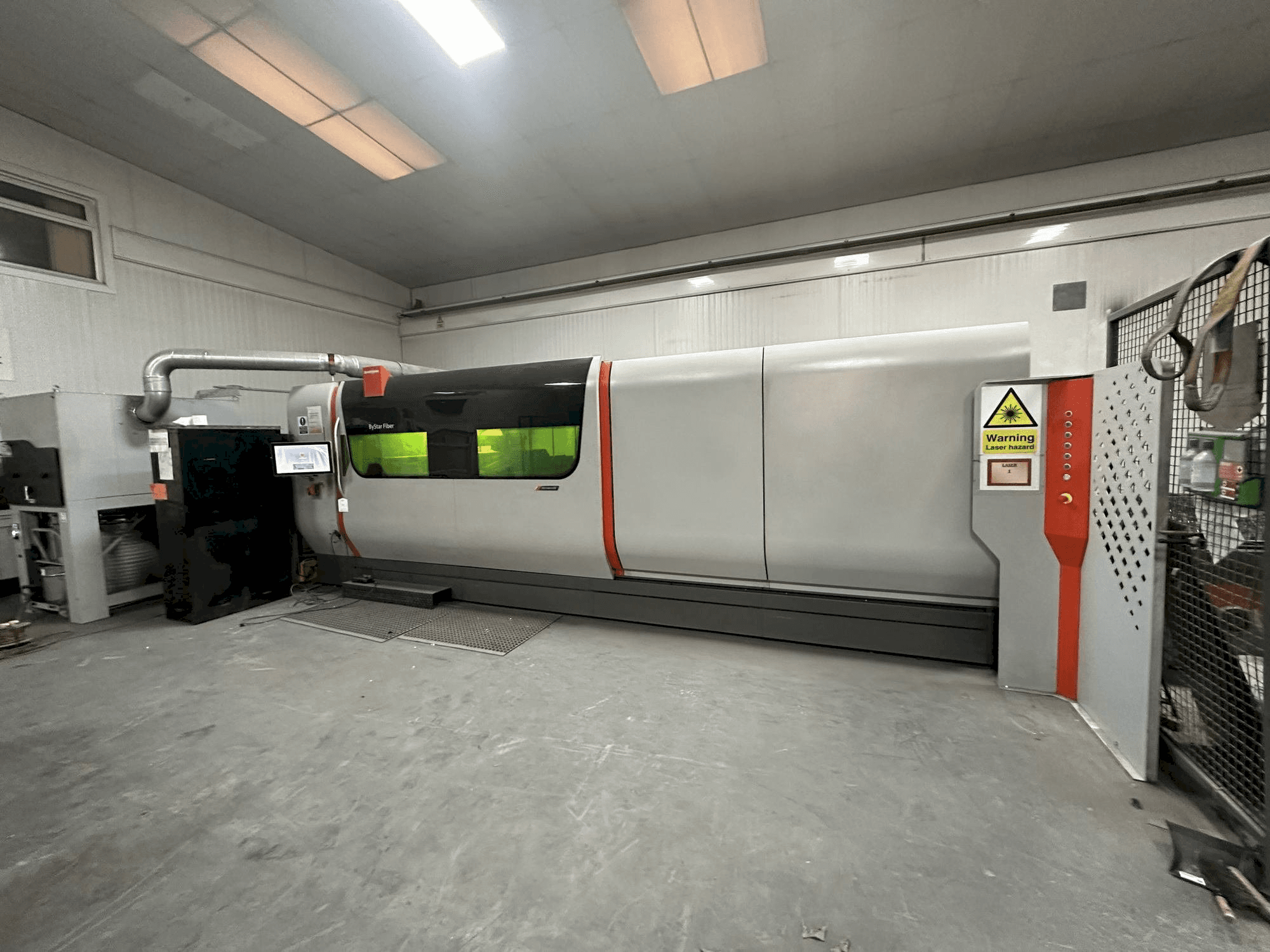 Koneen Bystronic Bystar 4020 6KW Fibre with ByTrans etunäkymä