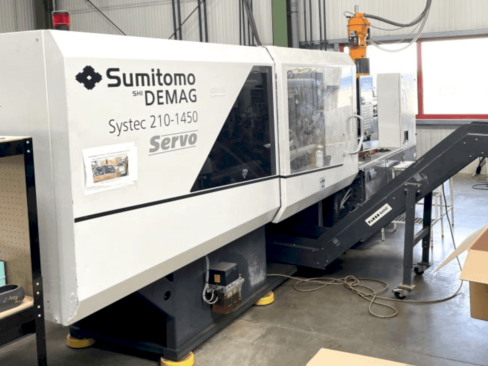 Koneen DEMAG System 210-1450 etunäkymä