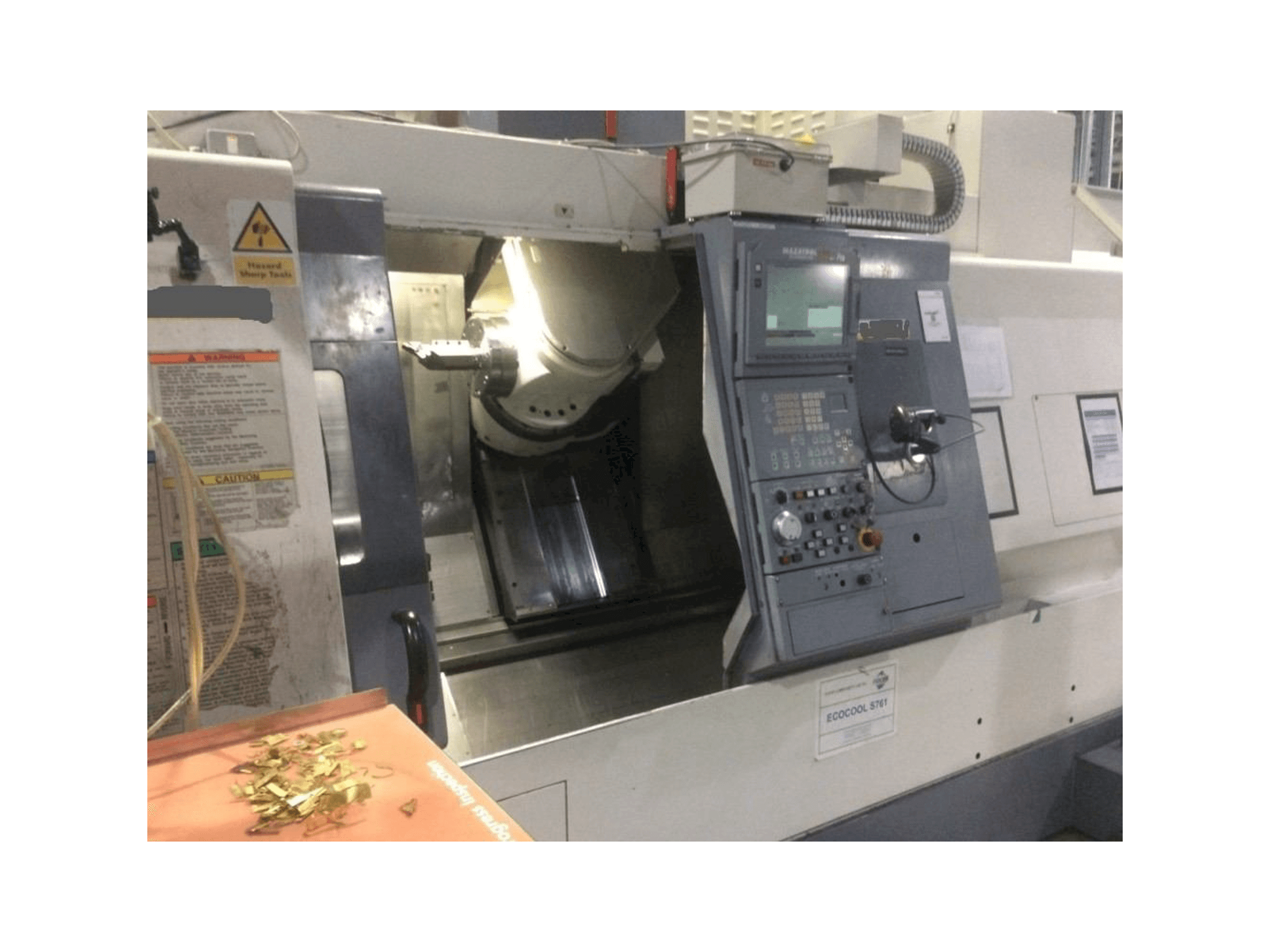 Koneen Mazak Integrex 200-3 etunäkymä
