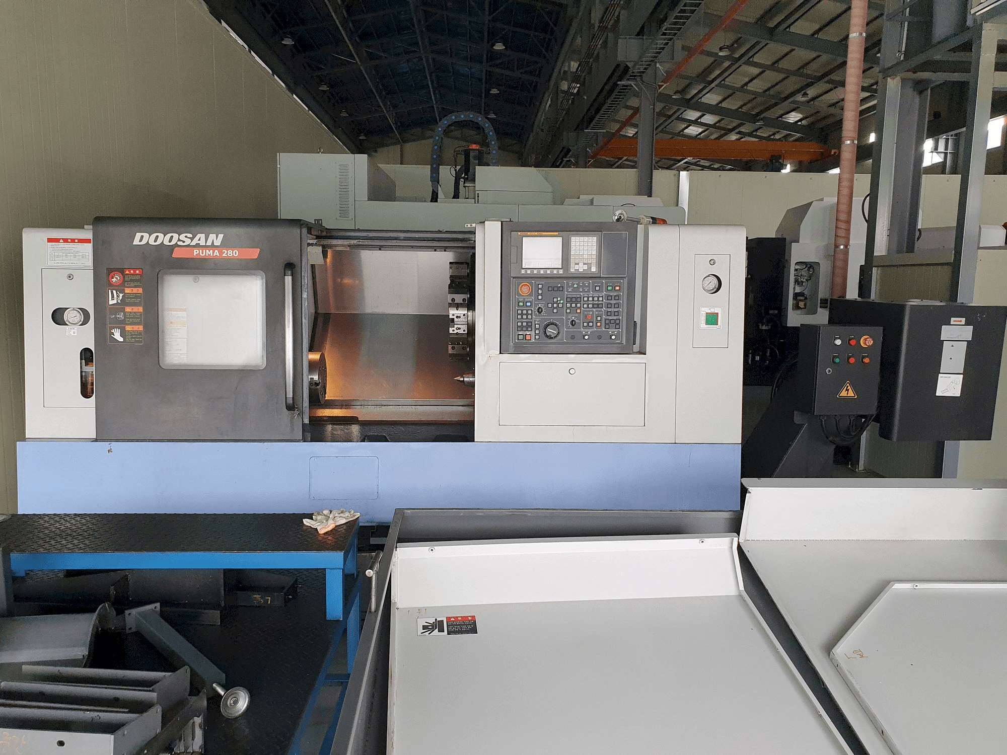 Koneen Doosan PUMA 280 etunäkymä