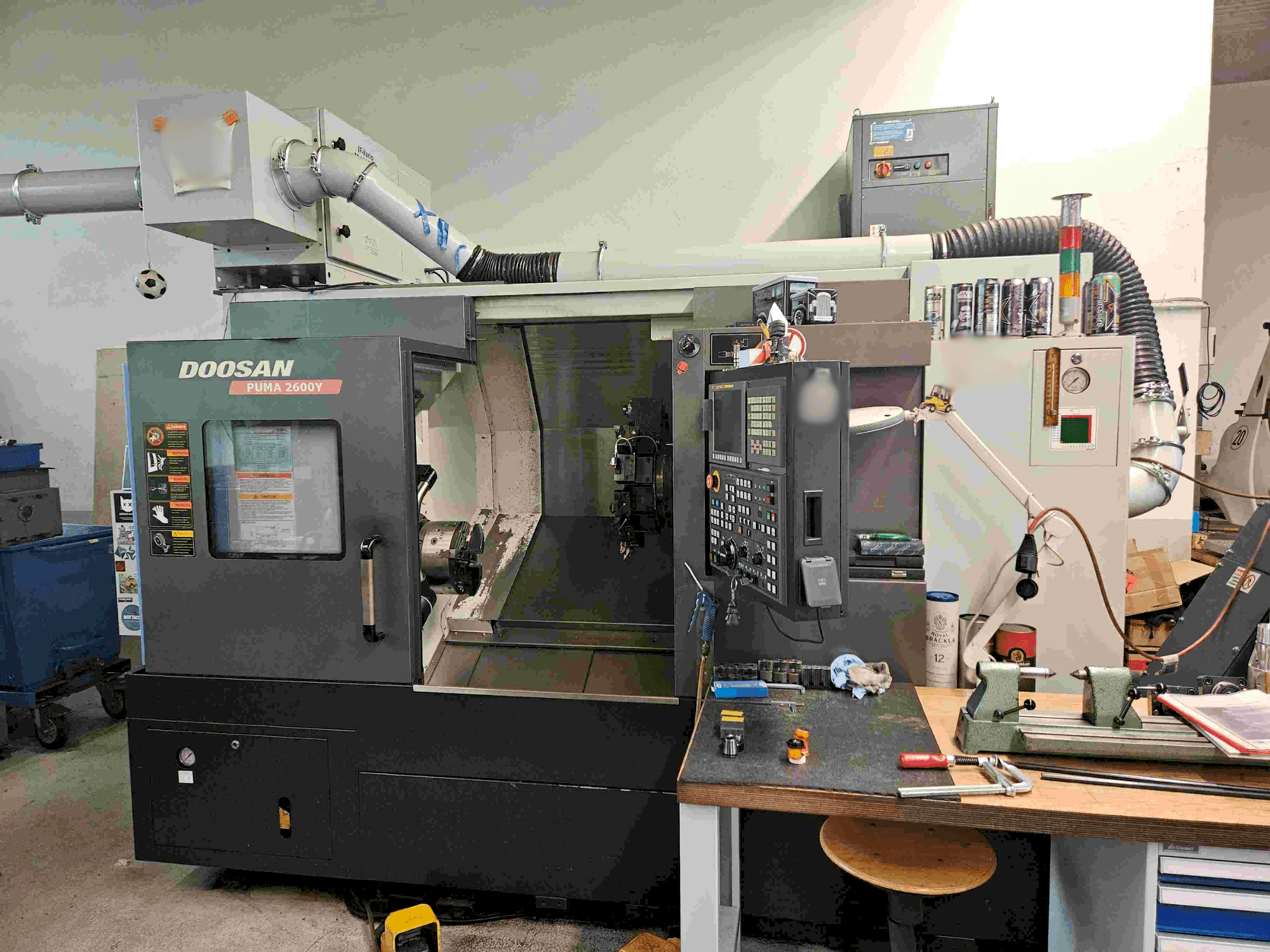 Koneen DOOSAN PUMA 2600Y etunäkymä