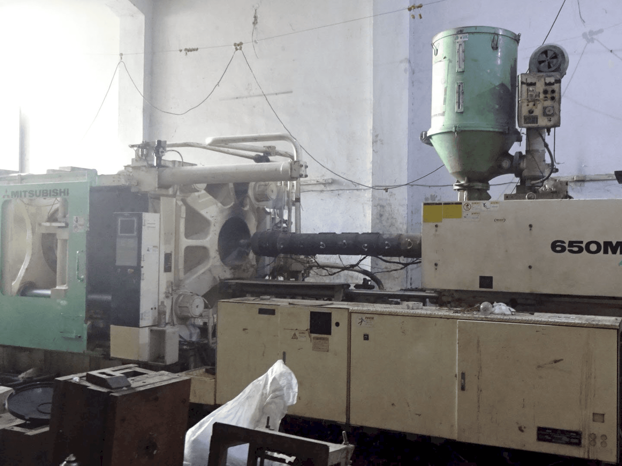 Koneen Mitsubishi oikea näkymä 650 MMG