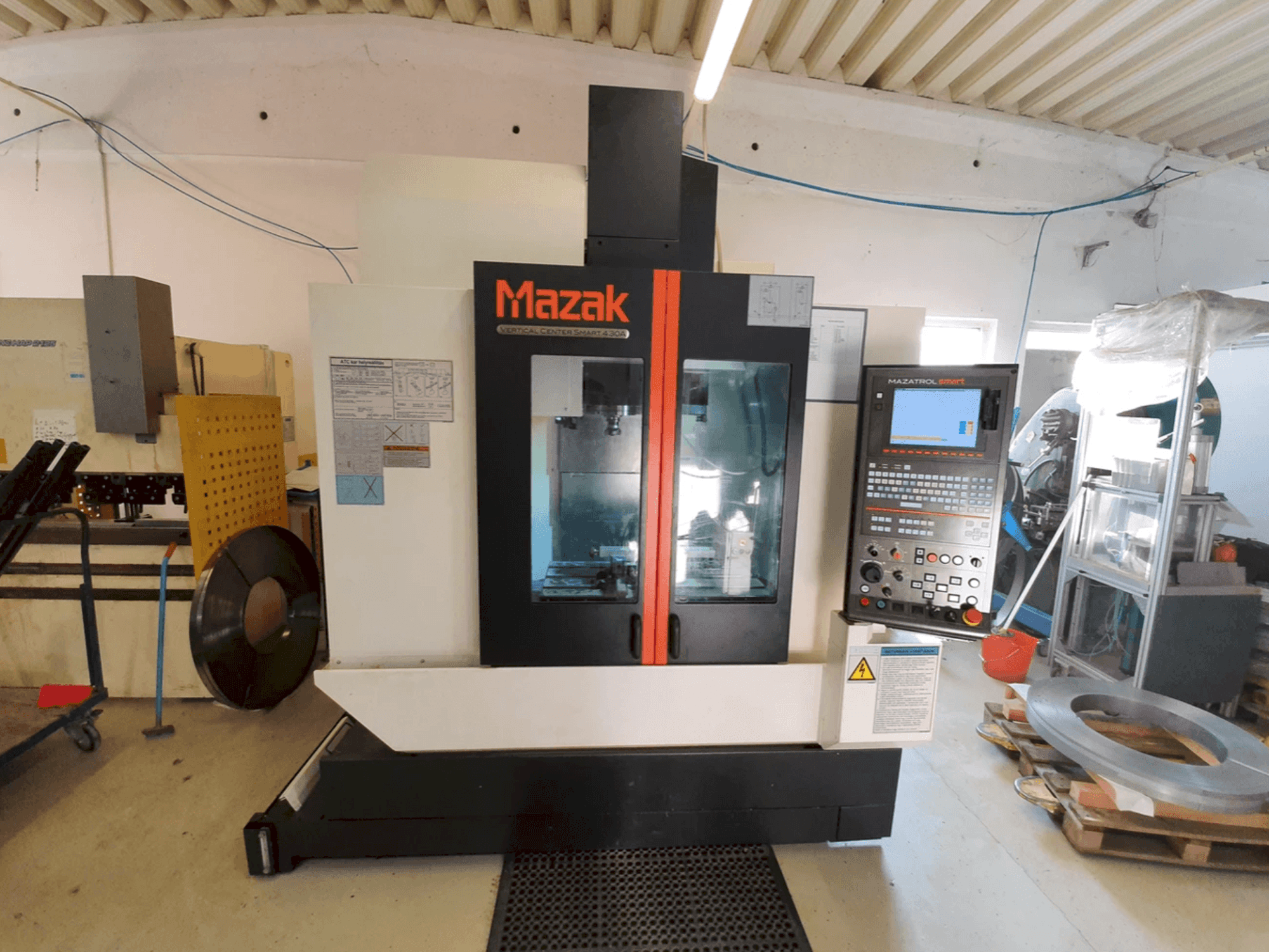 Koneen Mazak 430A etunäkymä