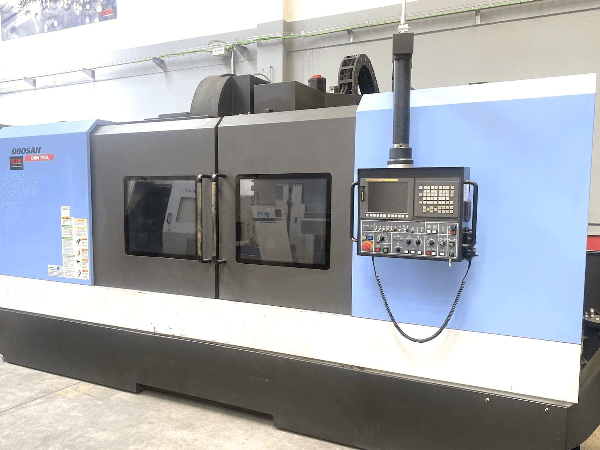 Koneen Doosan DNM 750L etunäkymä