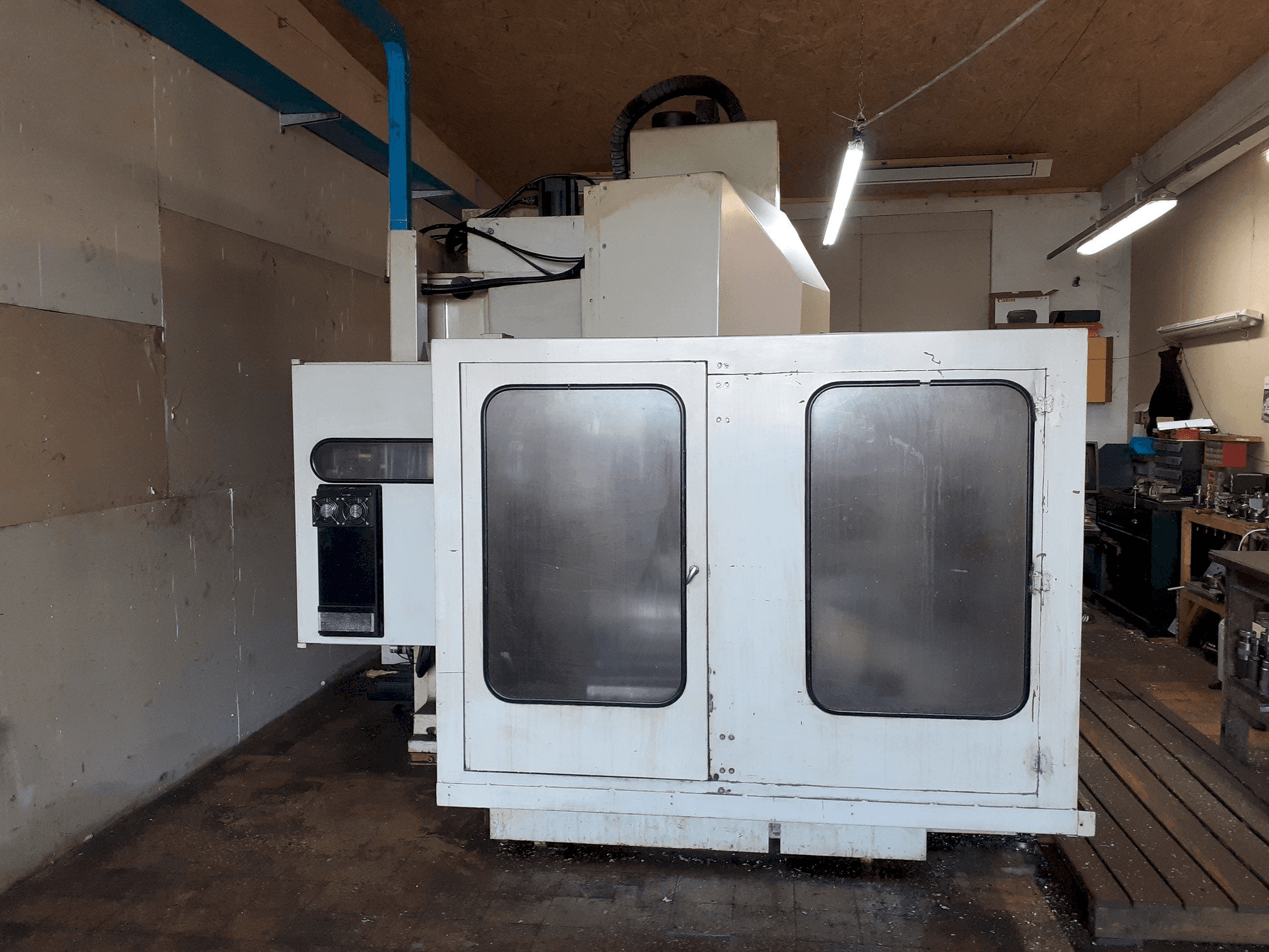 Koneen Hurco BMC 50-P etunäkymä